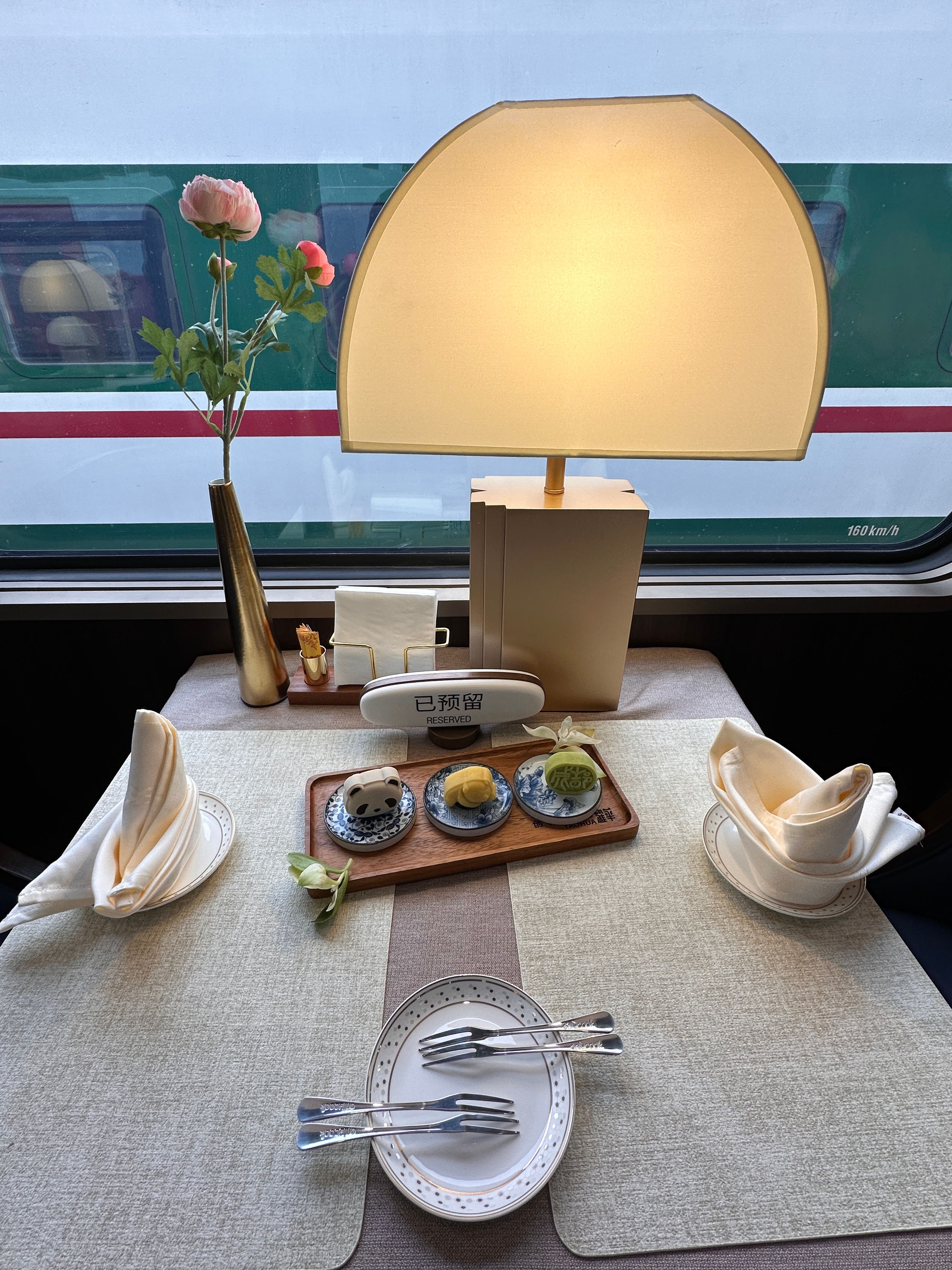 成都號能貓列車簡介_票價_預定指南