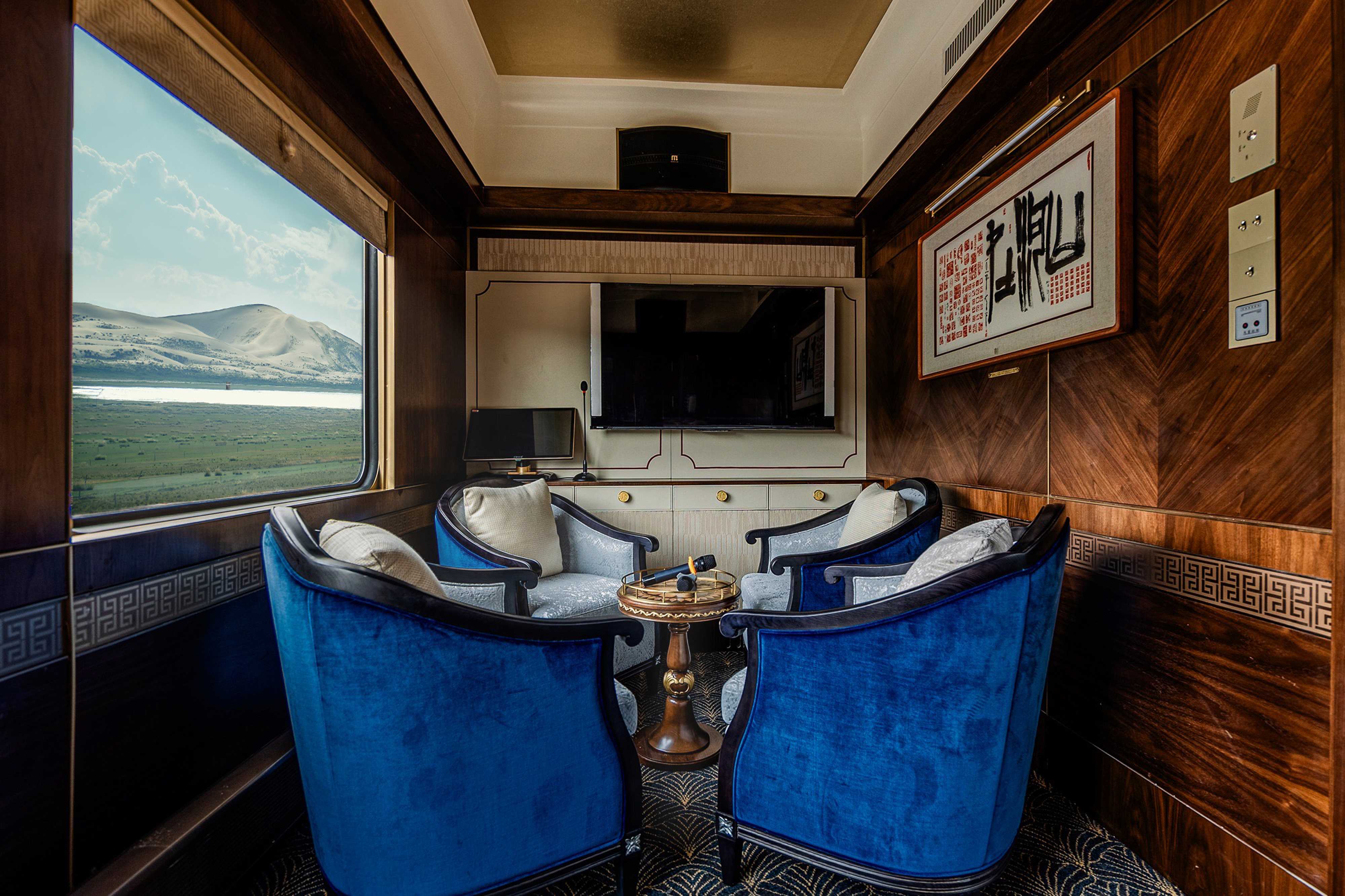 Silk Road Dream tourist train departs from Dunhuang ／ How to book tickets ／ Where to depart from
