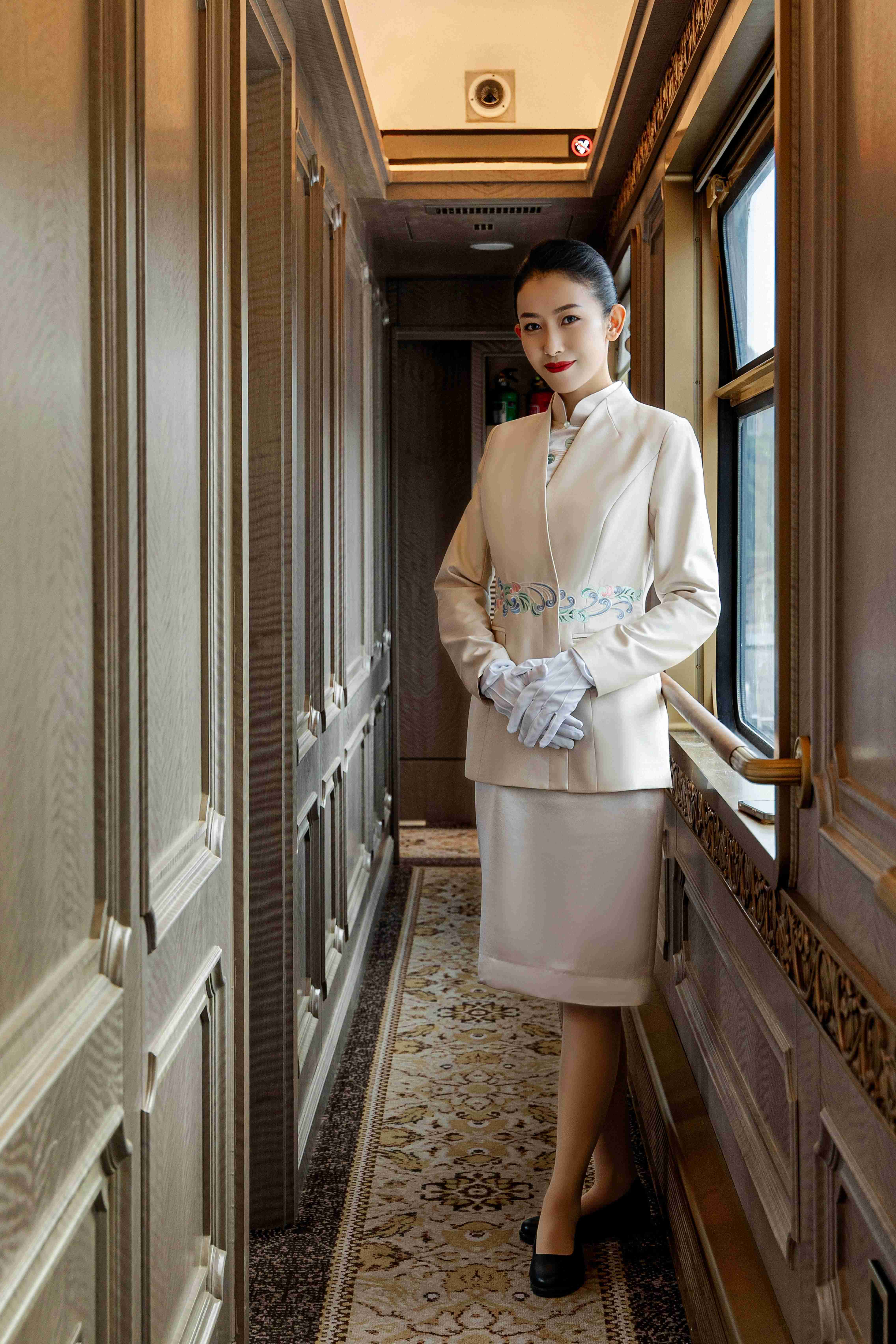 How much are the tickets for the Silk Road Dream Train in 2025？ Where and how to make reservations？