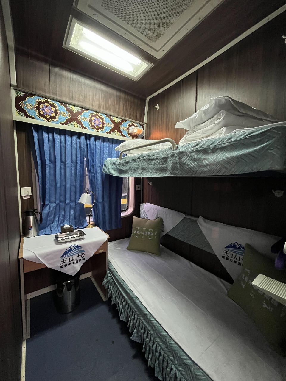 How to buy tickets／Price／Route for the 2025 Xinjiang Tianshan Tourist Train