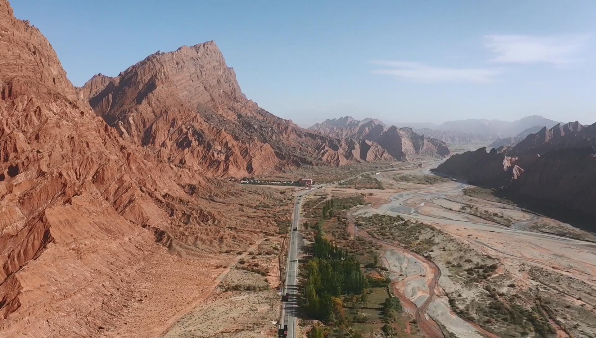 去伊犁旅游跟團報價_去伊犁旅游跟團報價多少