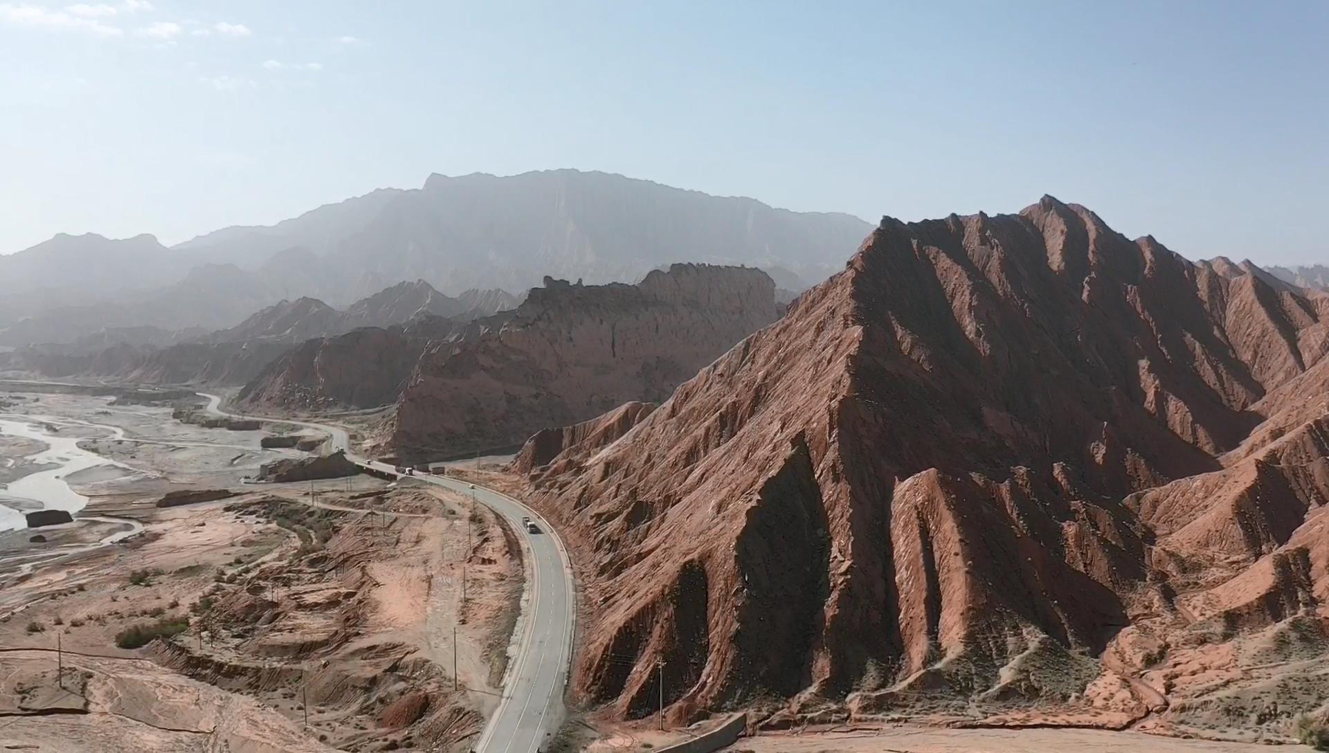 伊犁旅游抱團報價_伊犁旅游抱團報價多少