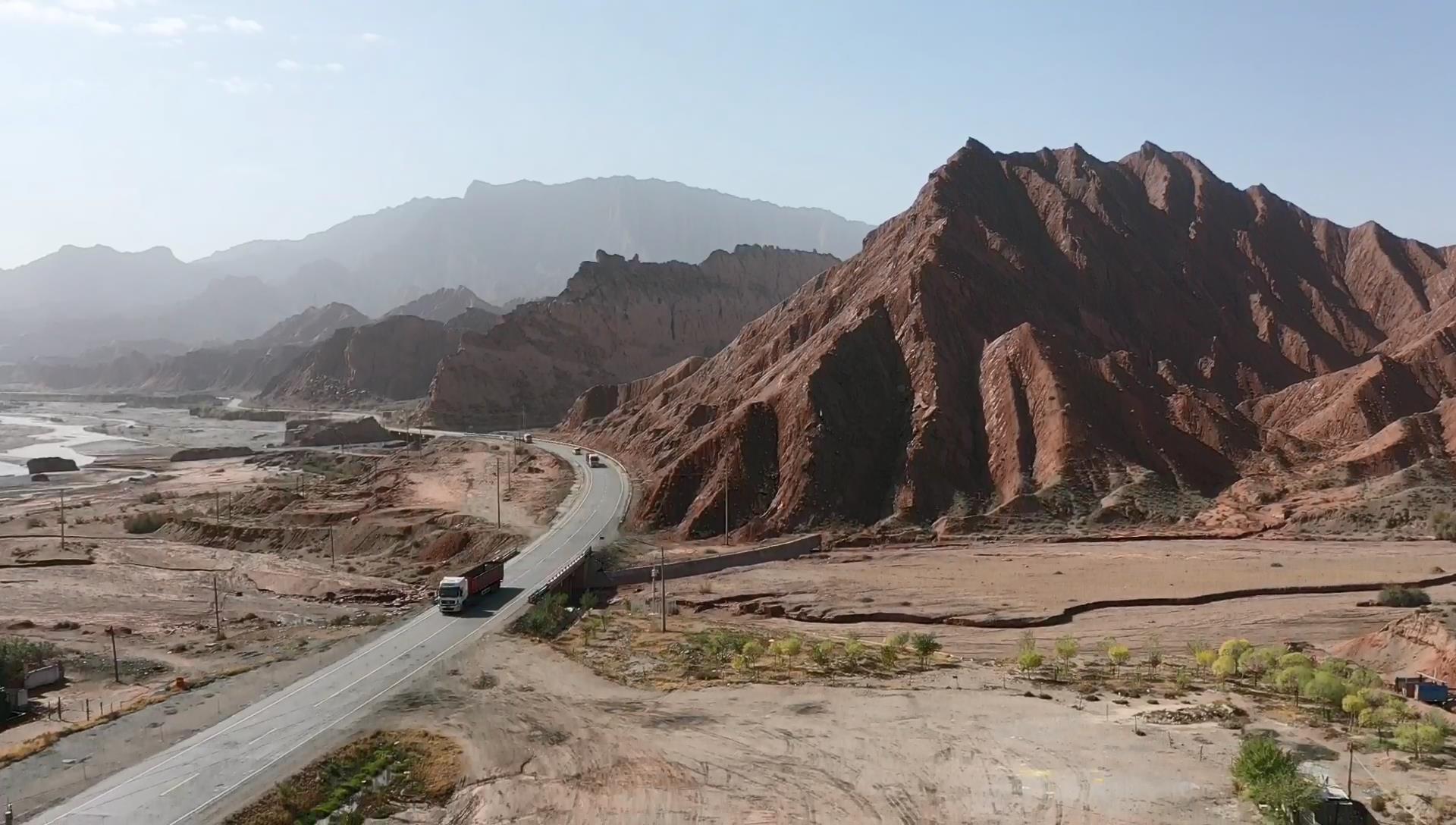 旅行團旅游伊犁價格_旅行團旅游伊犁價格多少