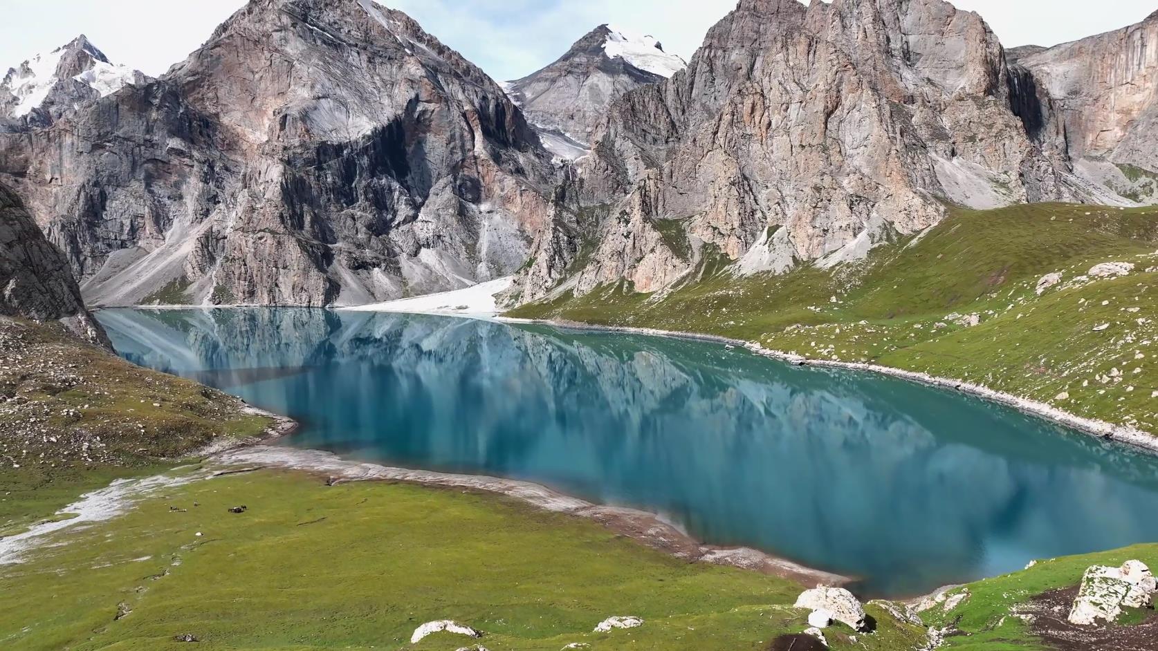 一月底賽里木湖旅游_9月底賽里木湖好玩嗎