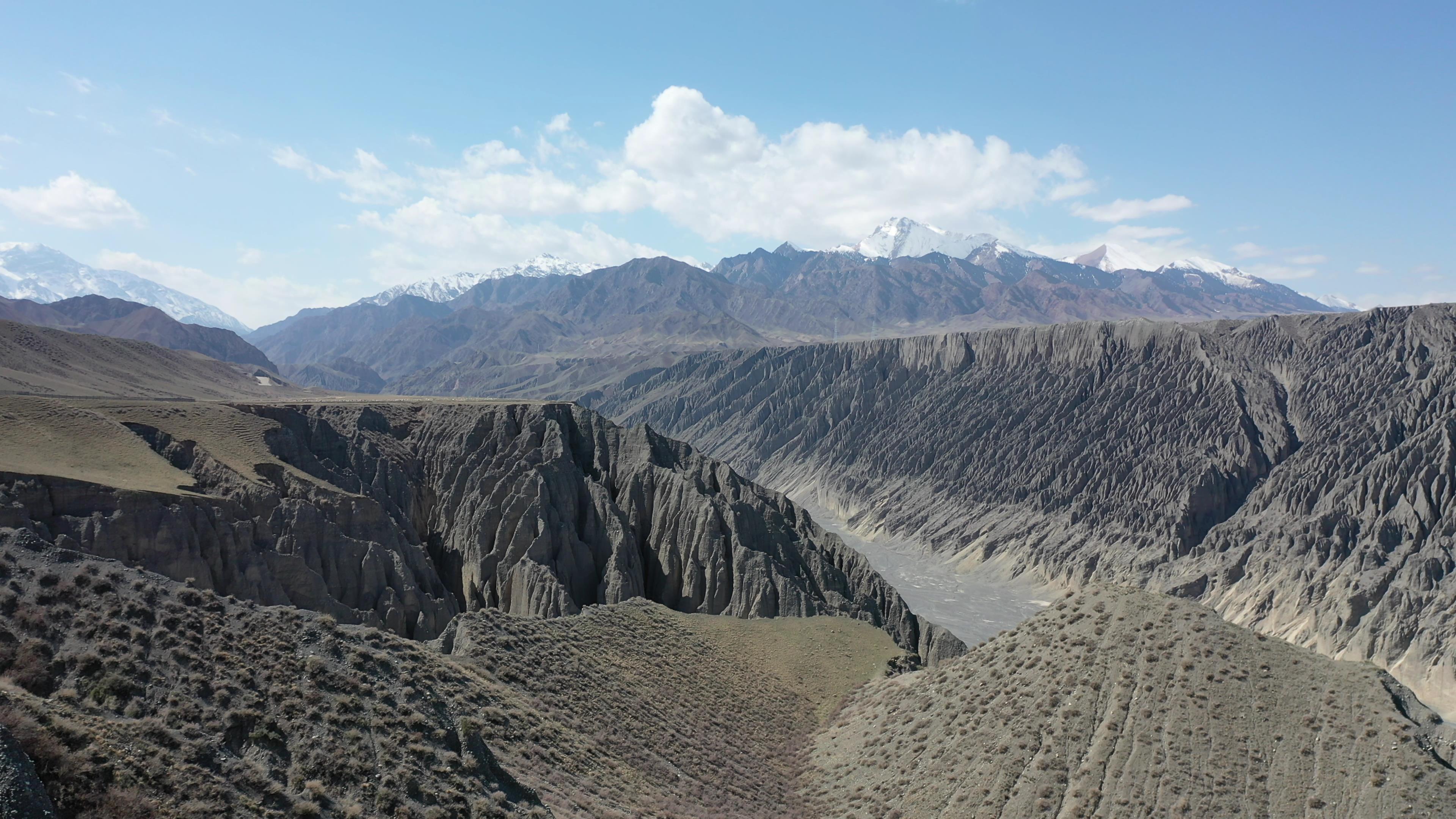 跟團去新疆北疆旅游多少錢_跟團去新疆旅游要多少錢