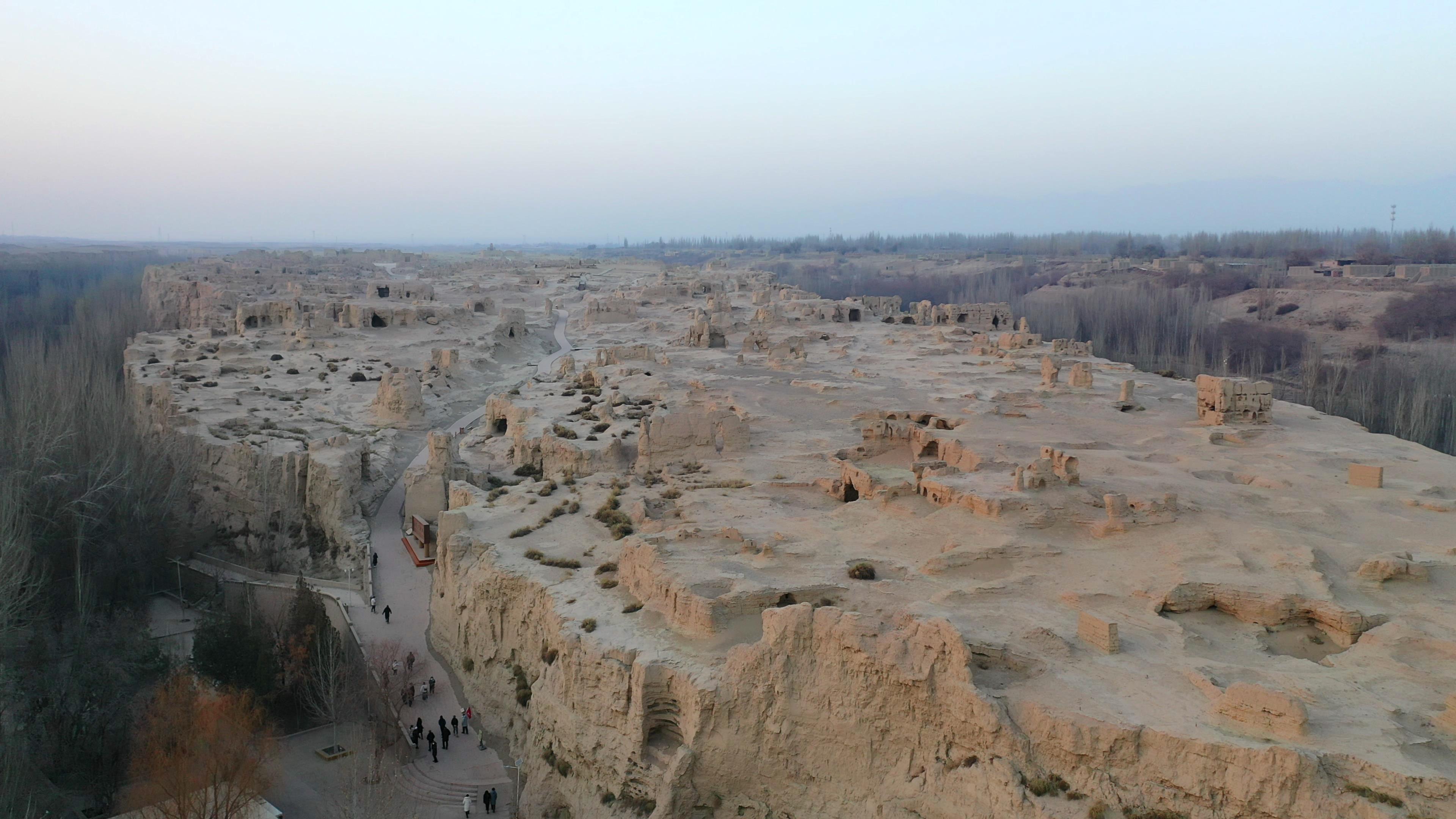 自駛新疆旅游得多少錢_自駛新疆旅游得多少錢一天