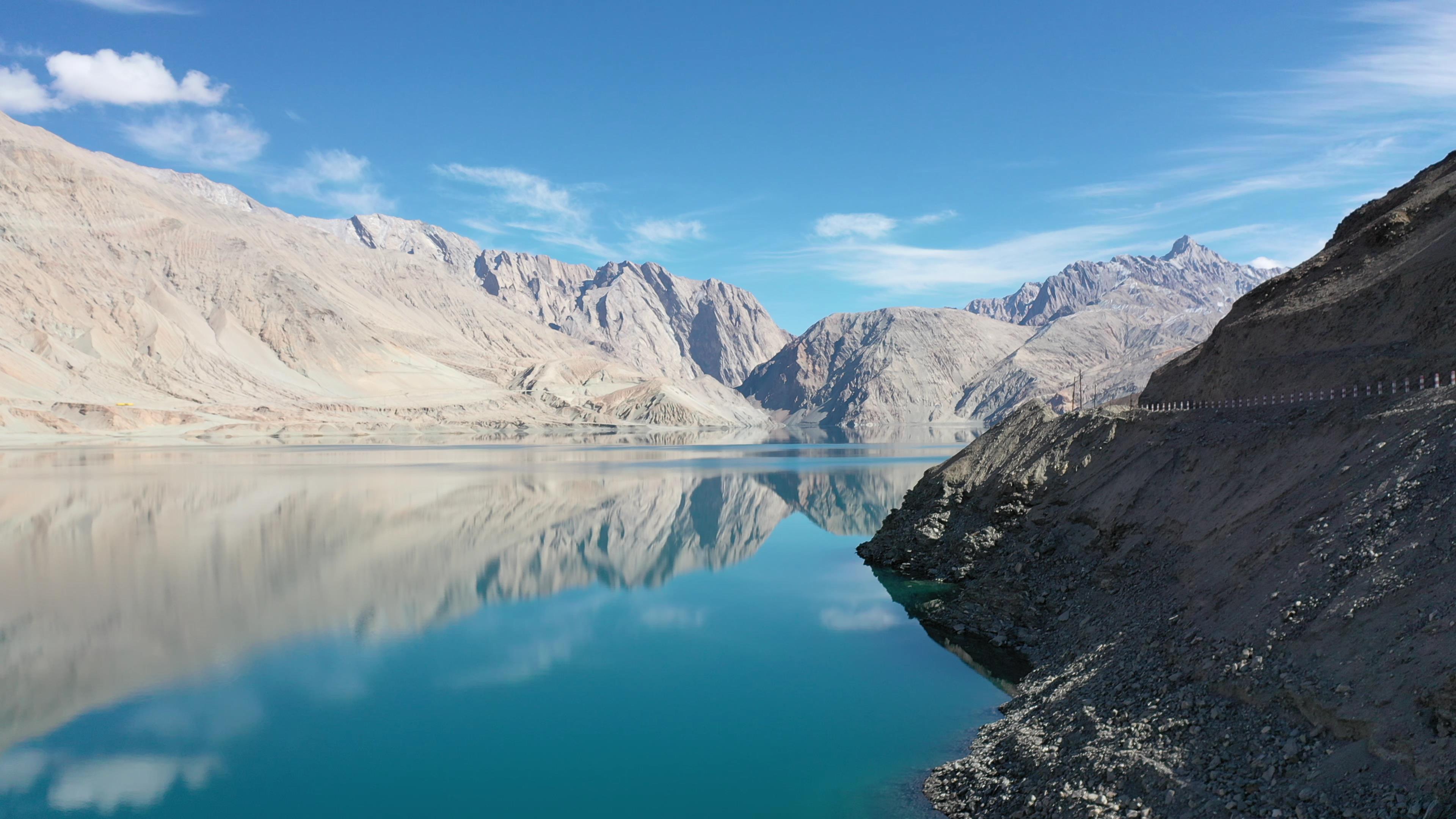 十一月去賽里木湖旅游團報價_十一去賽里木湖合適嗎