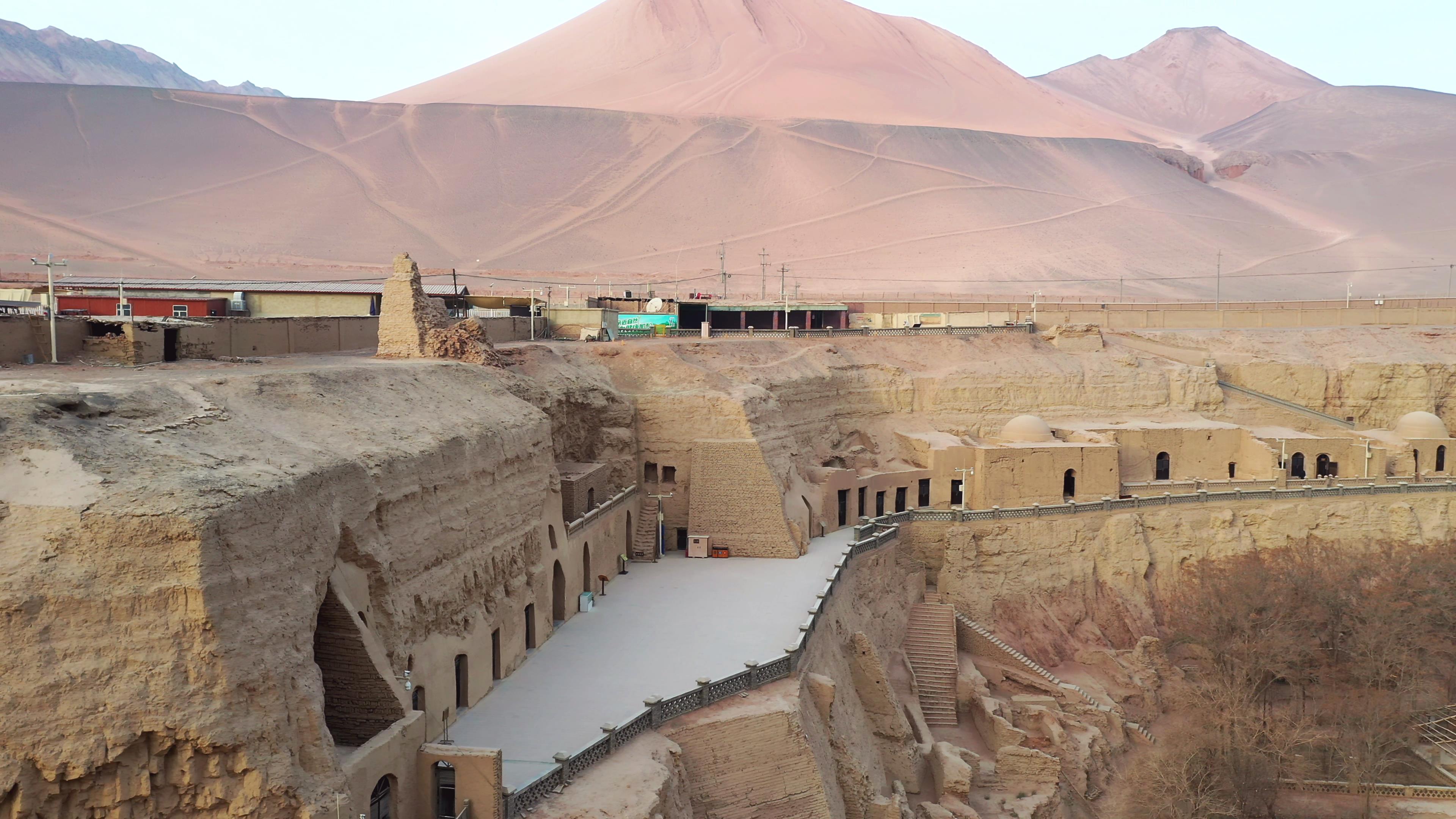 十月份新疆跟團旅游多少錢_十月份新疆跟團旅游多少錢一天