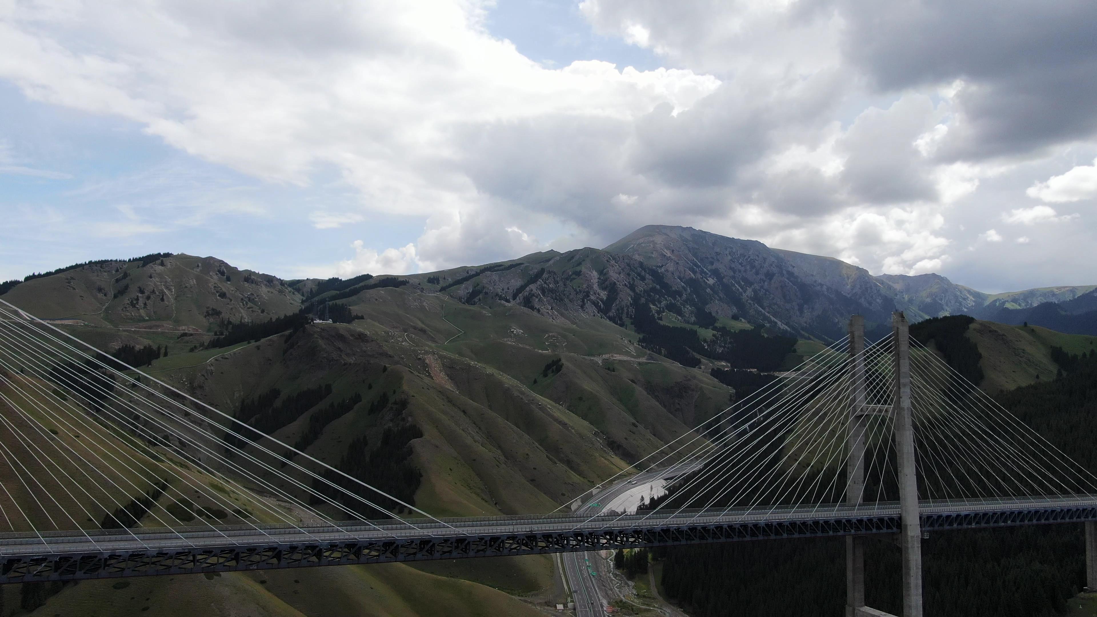 長治到新疆報團旅游團_長治到新疆自駕游會經過什么旅游景點