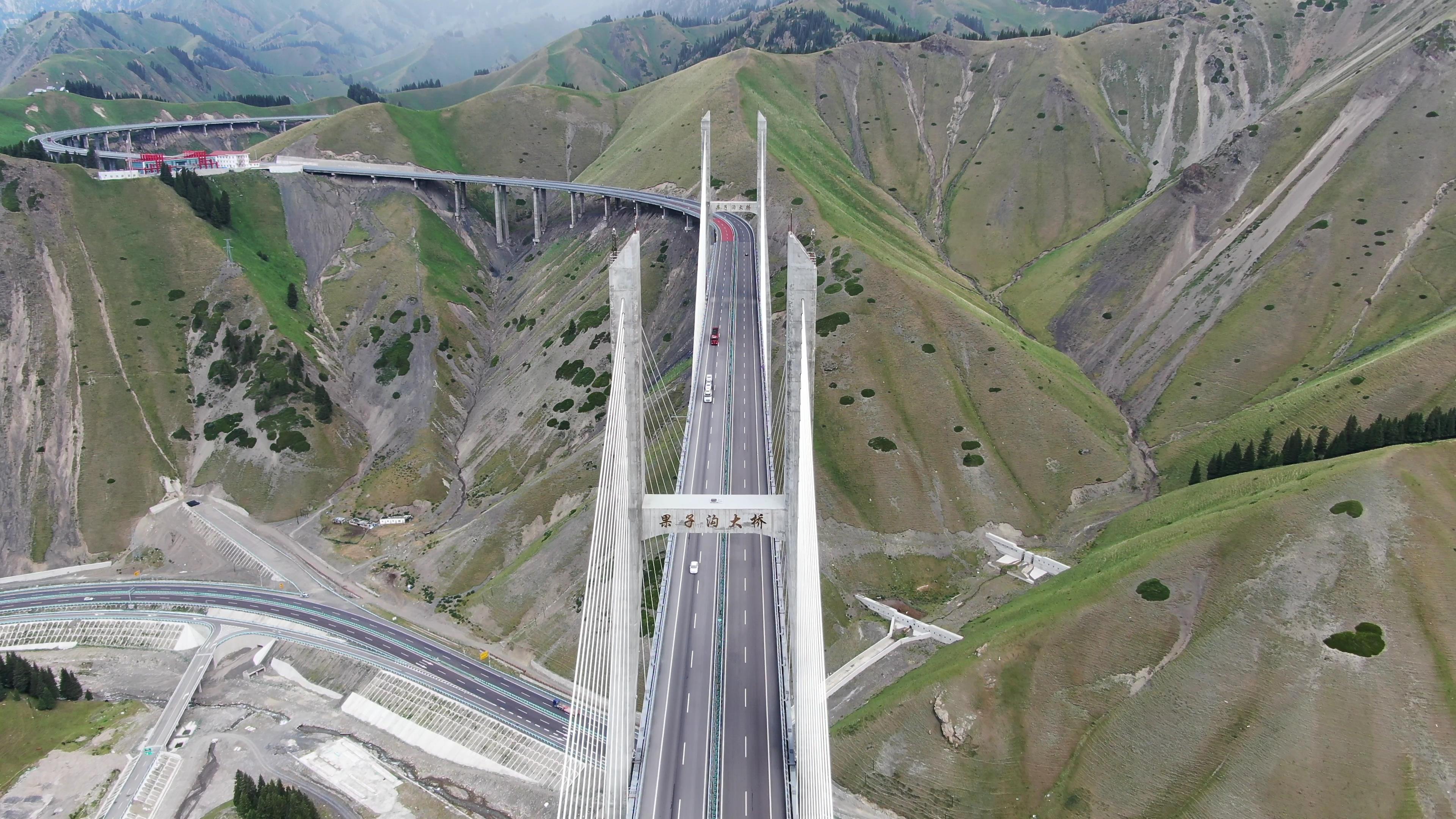 抱團去那拉提旅游報價_新疆那拉提旅游團