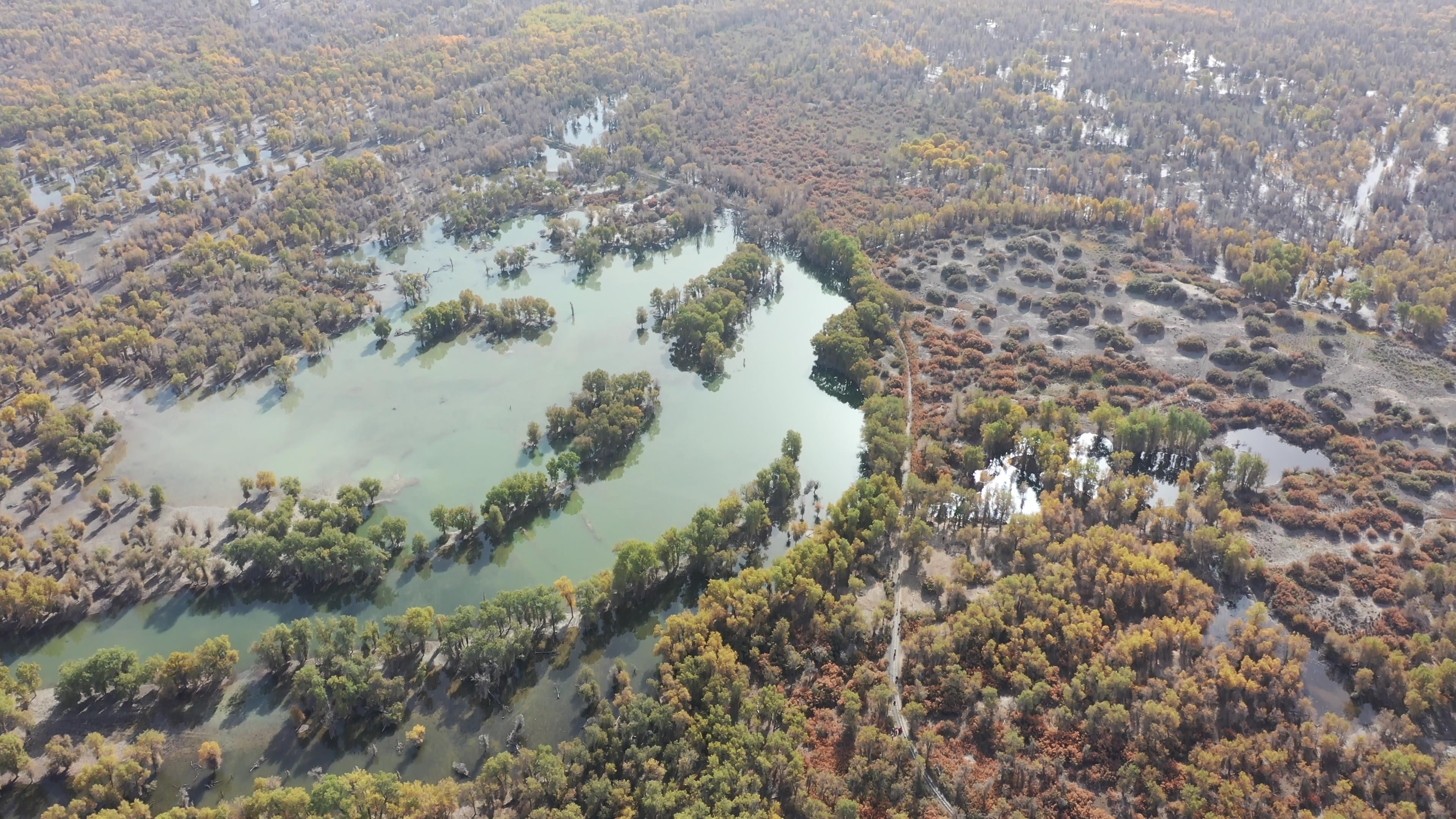 十月賽里木湖游價格_10月的賽里木湖風景怎么樣