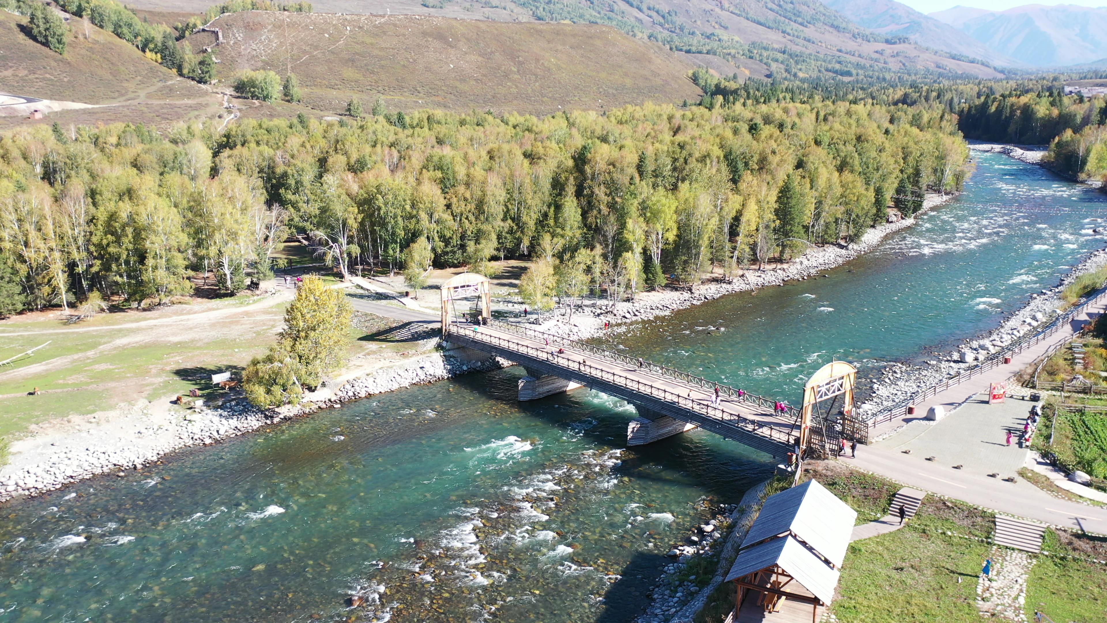 去賽里木湖跟團旅游多少錢_去賽里木湖跟團旅游多少錢一天