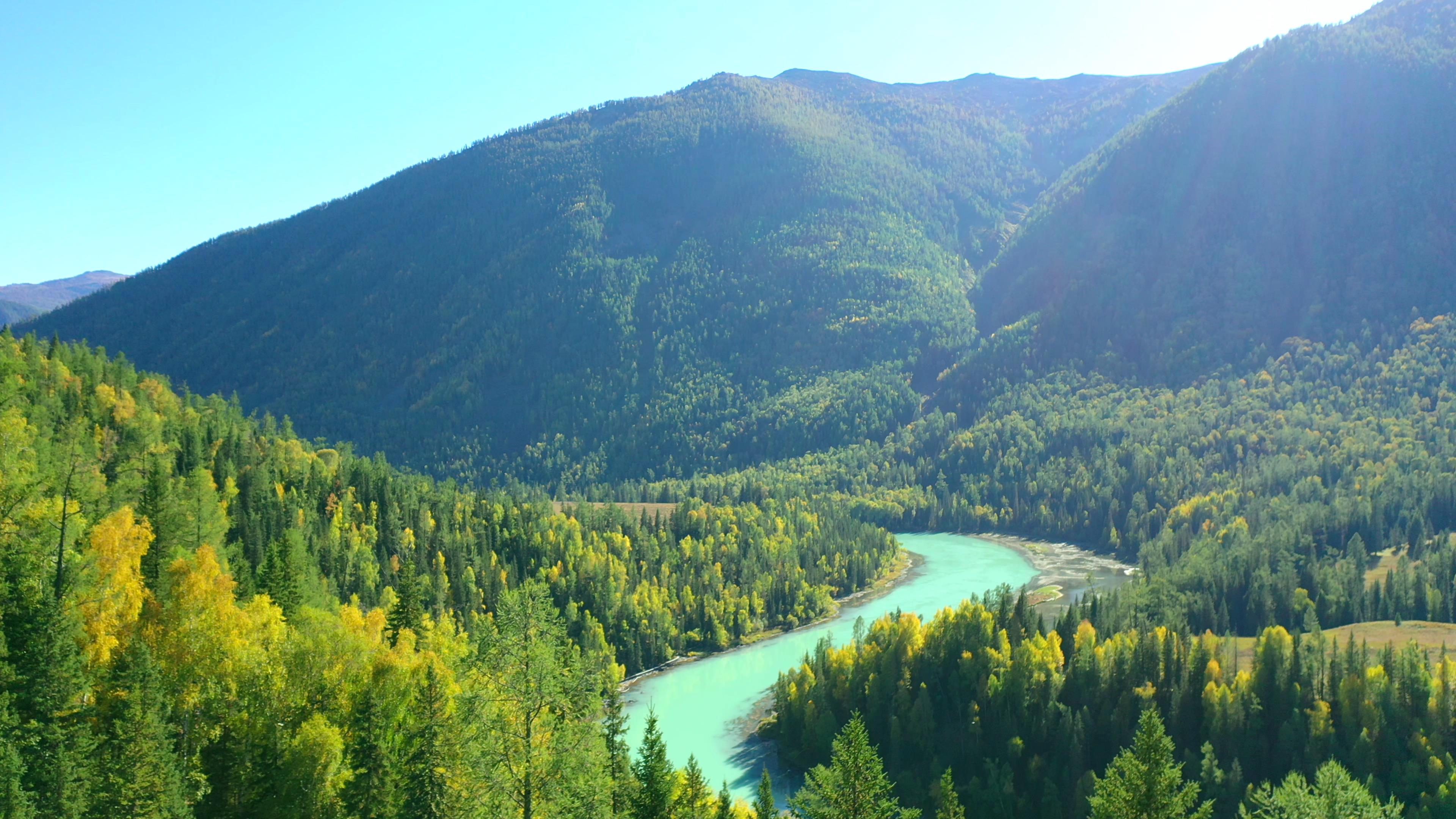 十月賽里木湖旅游_10月的賽里木湖風景怎么樣