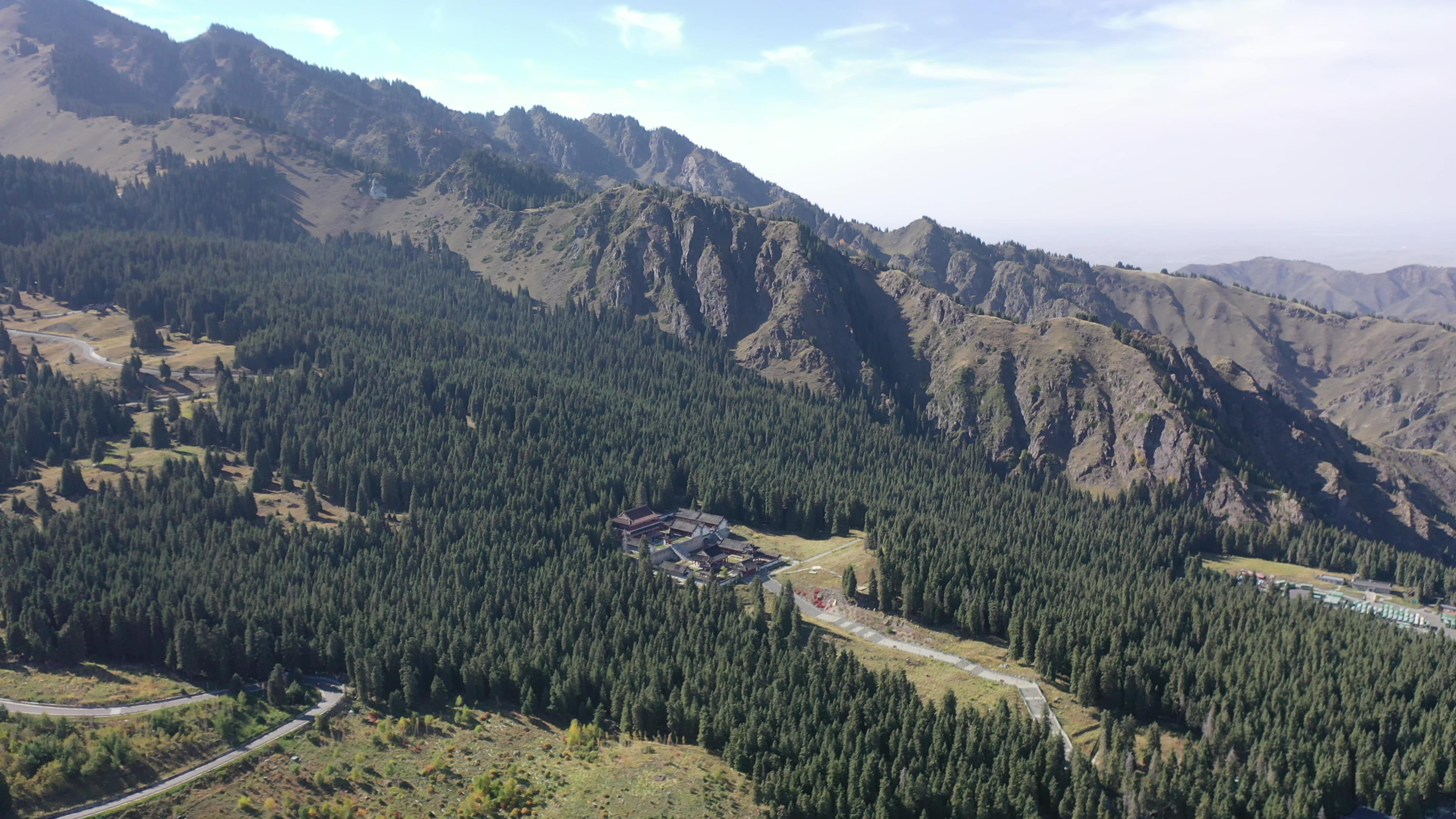 新疆伊犁果子溝月份旅游_新疆伊犁果子溝風景