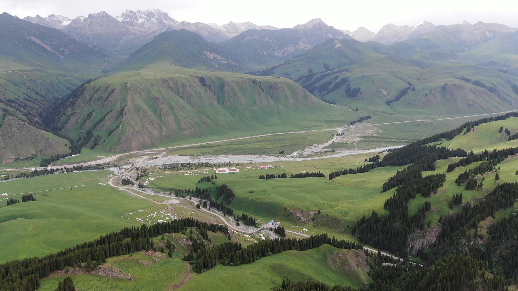 報團到烏魯木齊旅游_跟團去烏魯木齊要多少錢