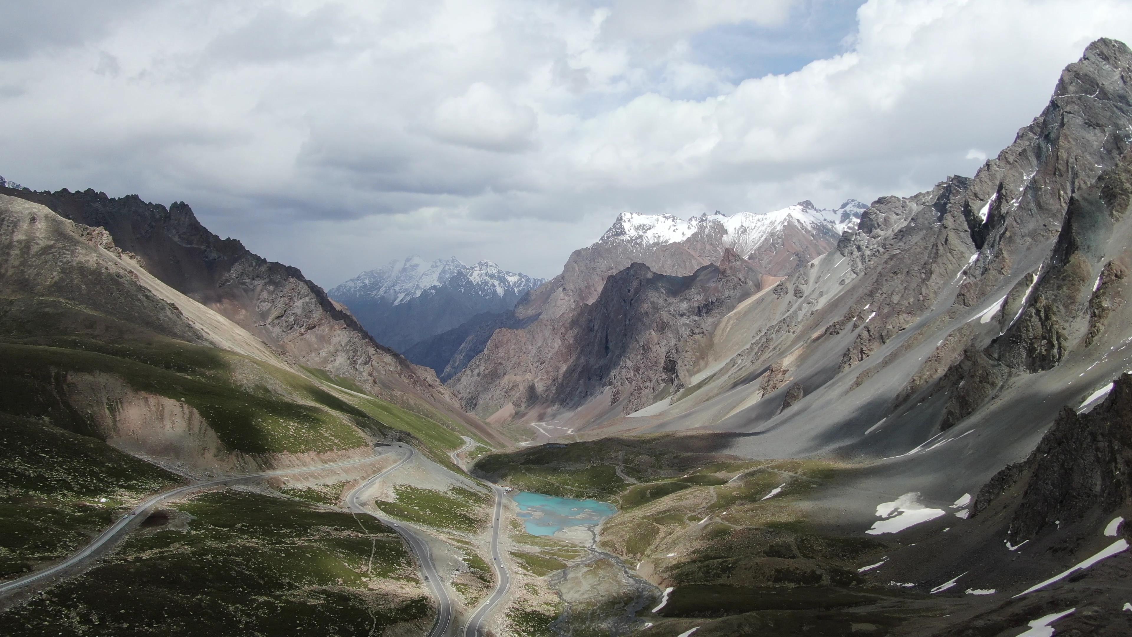 伊犁旅游報團多少錢_伊犁旅游團地址電話