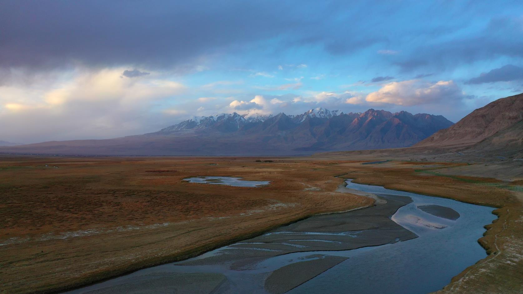 到新疆在參團旅游_到新疆在參團旅游怎么樣