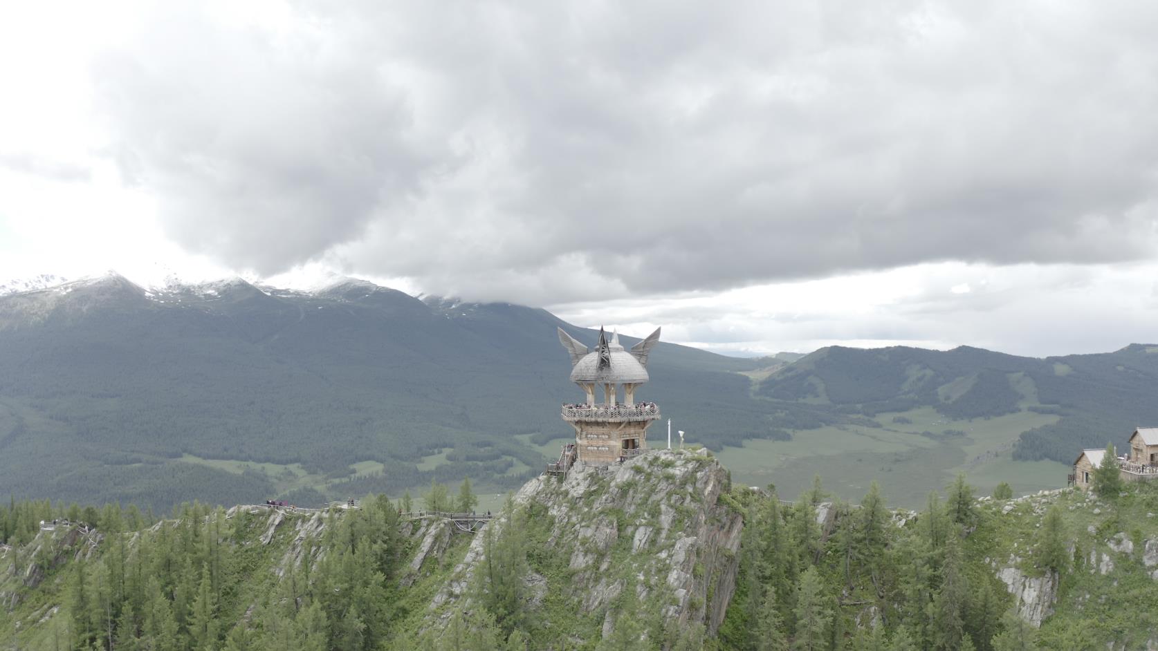 五月底到那拉提旅游多少錢_五月底到那拉提旅游多少錢啊