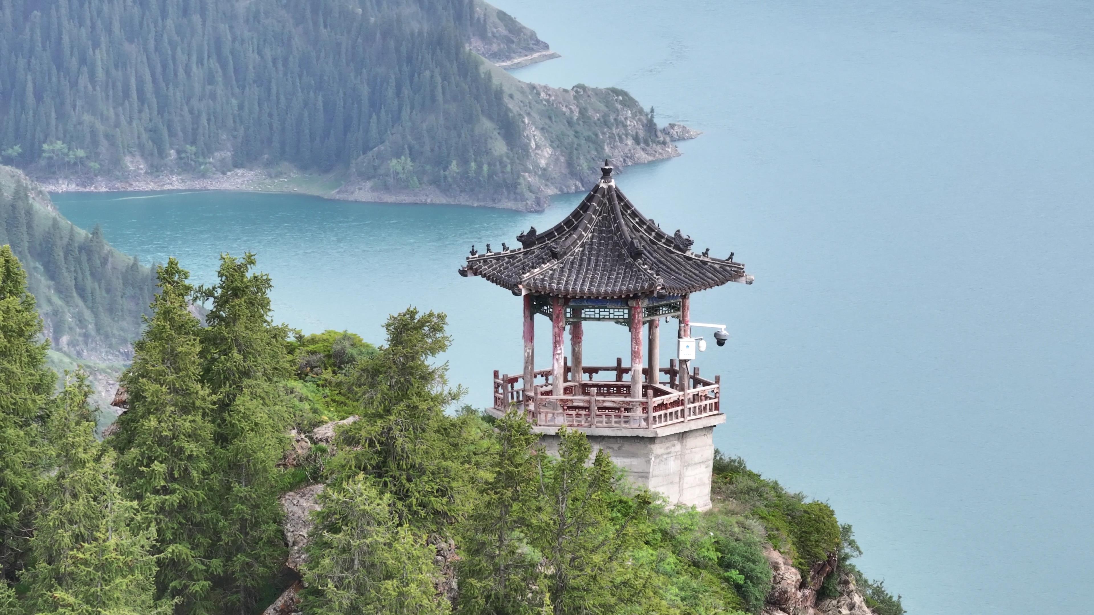 兩個人去長白山天池旅游得多少錢_兩個人去長白山天池旅游得多少錢啊