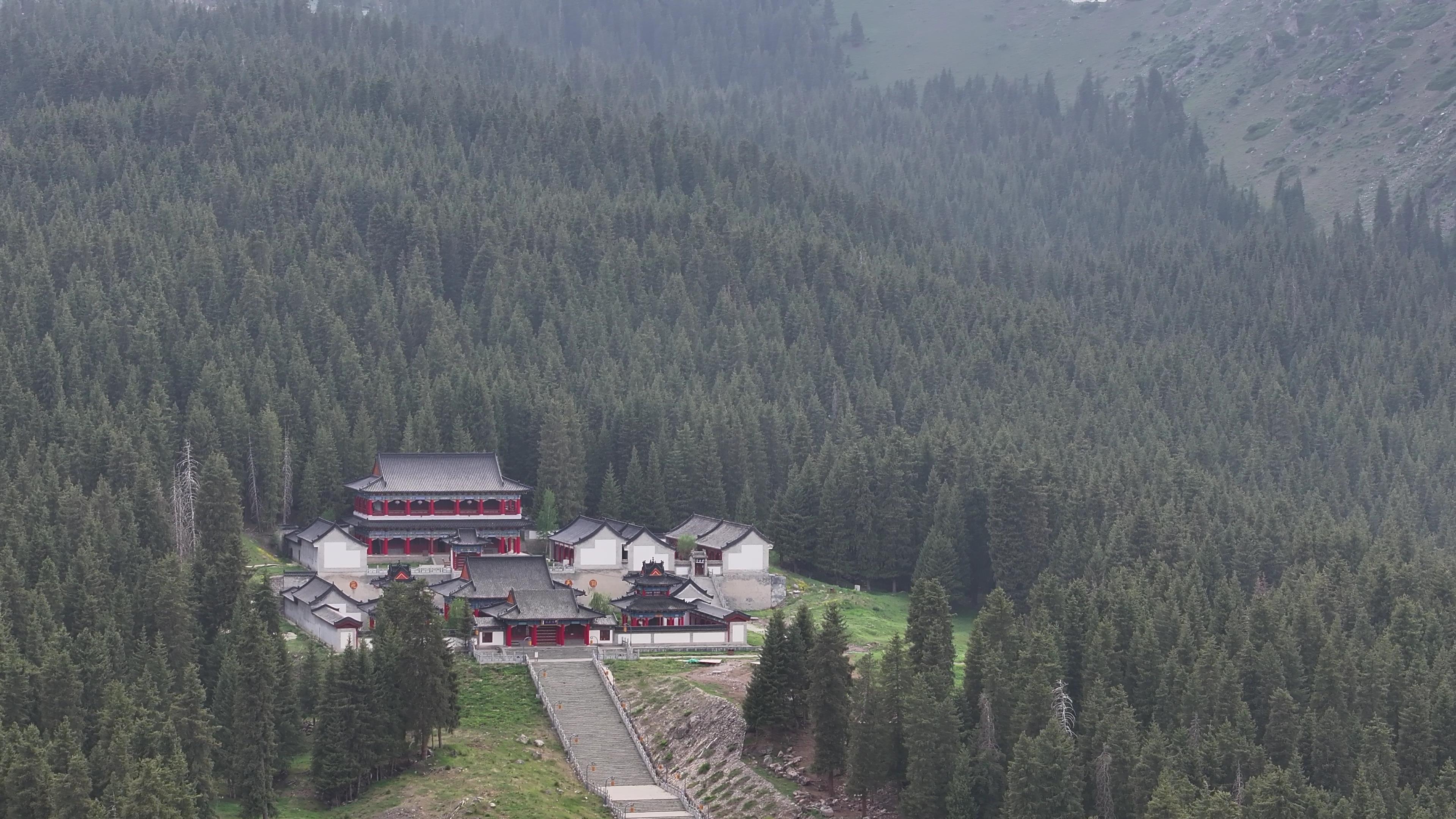 伊犁新疆當地參團旅游_新疆伊犁旅游團隊