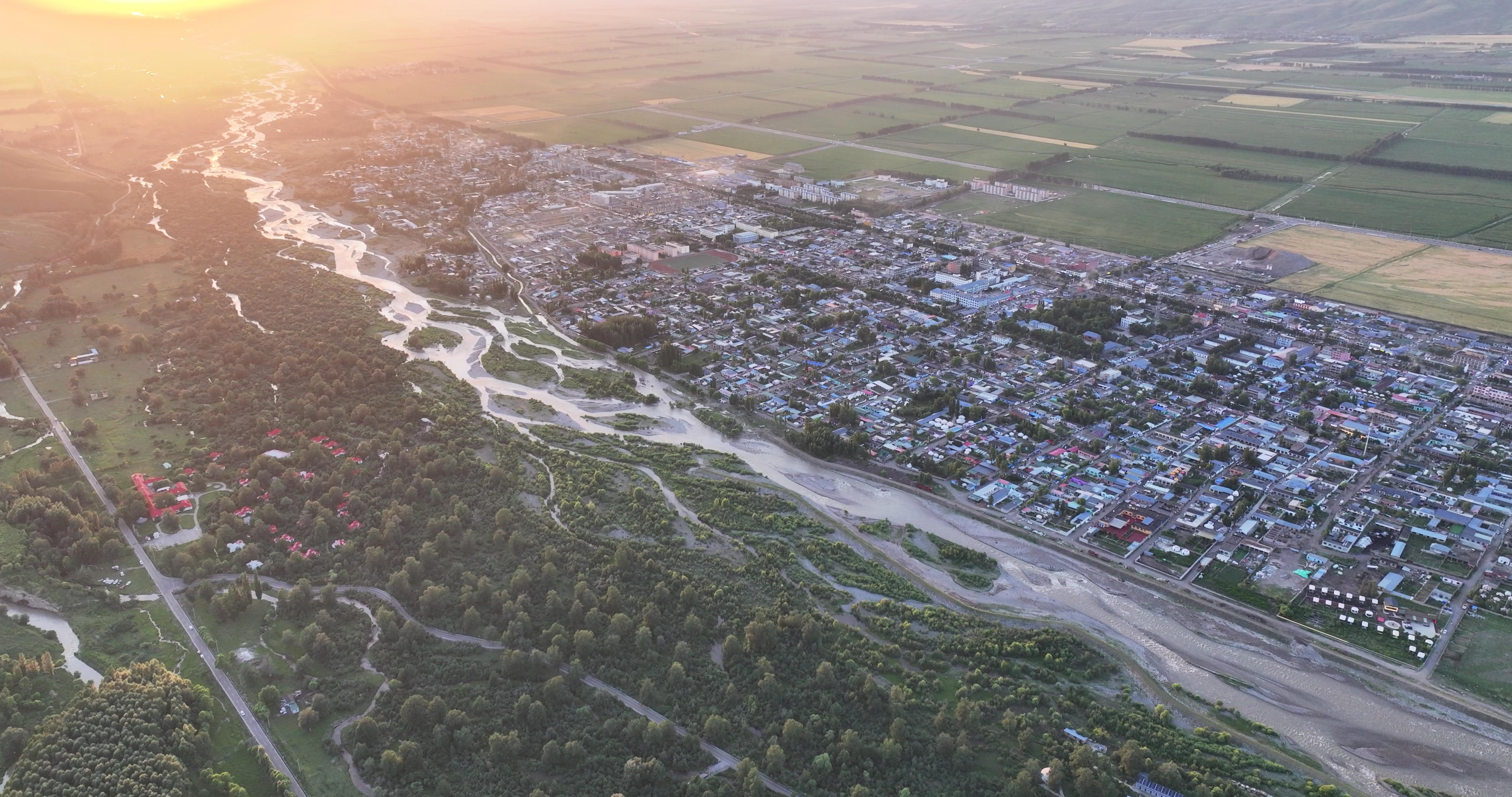 新疆8月旅游_新疆8月旅游攻略必玩的景點