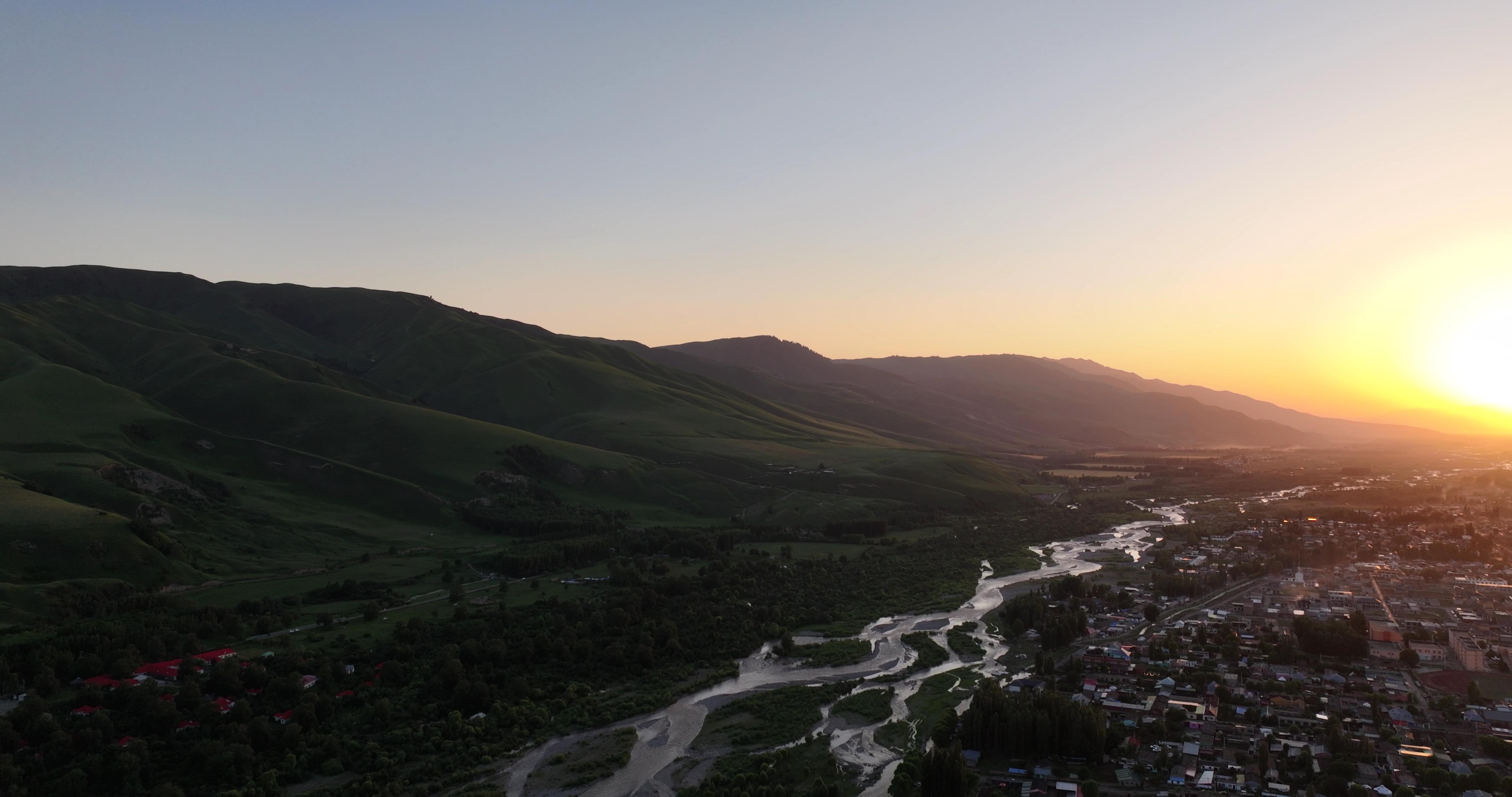 新疆北疆的旅行團多少錢_旅行團新疆報價