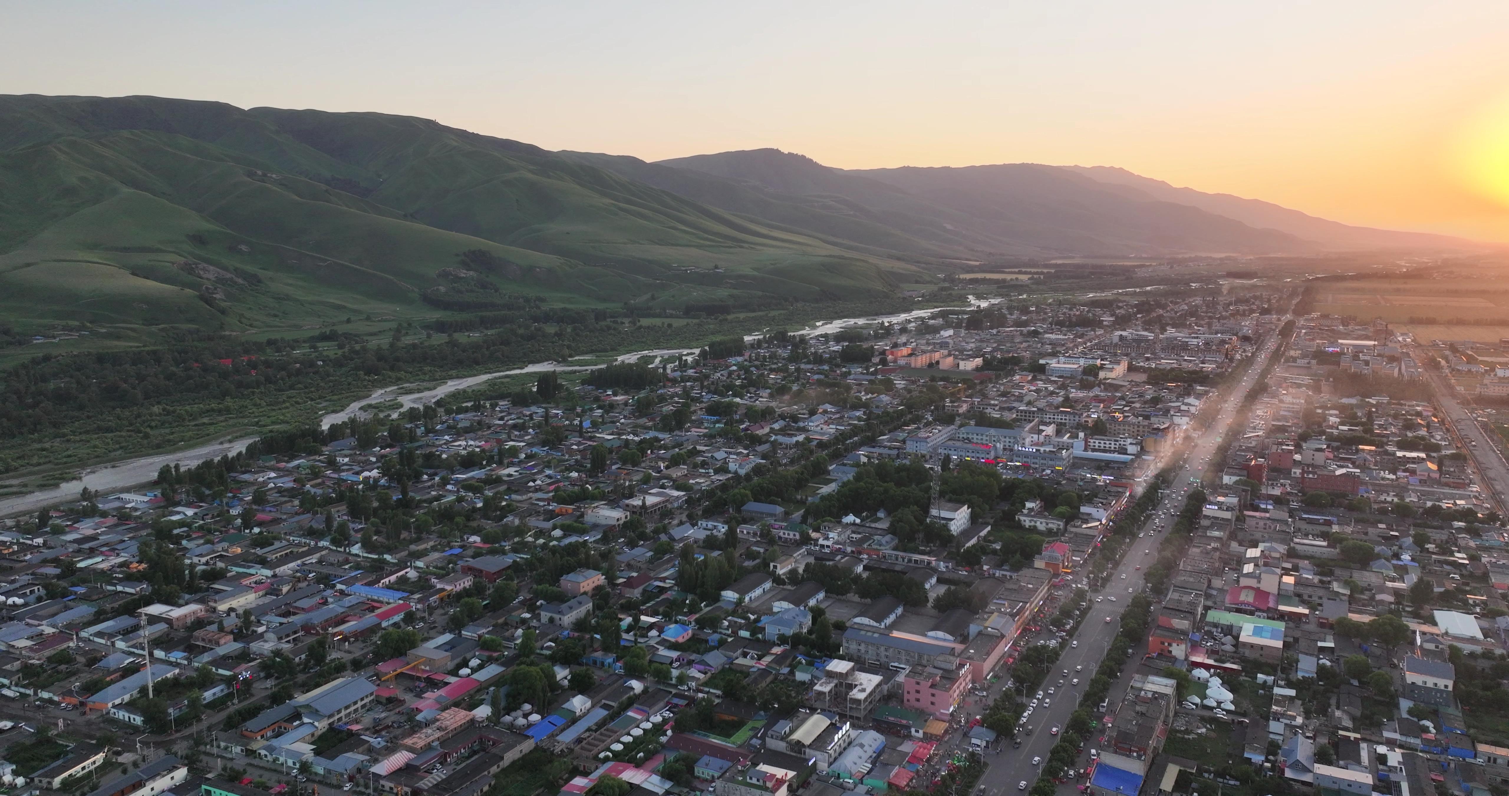 去新疆旅游團行程多少錢_去新疆旅游團行程多少錢一張票