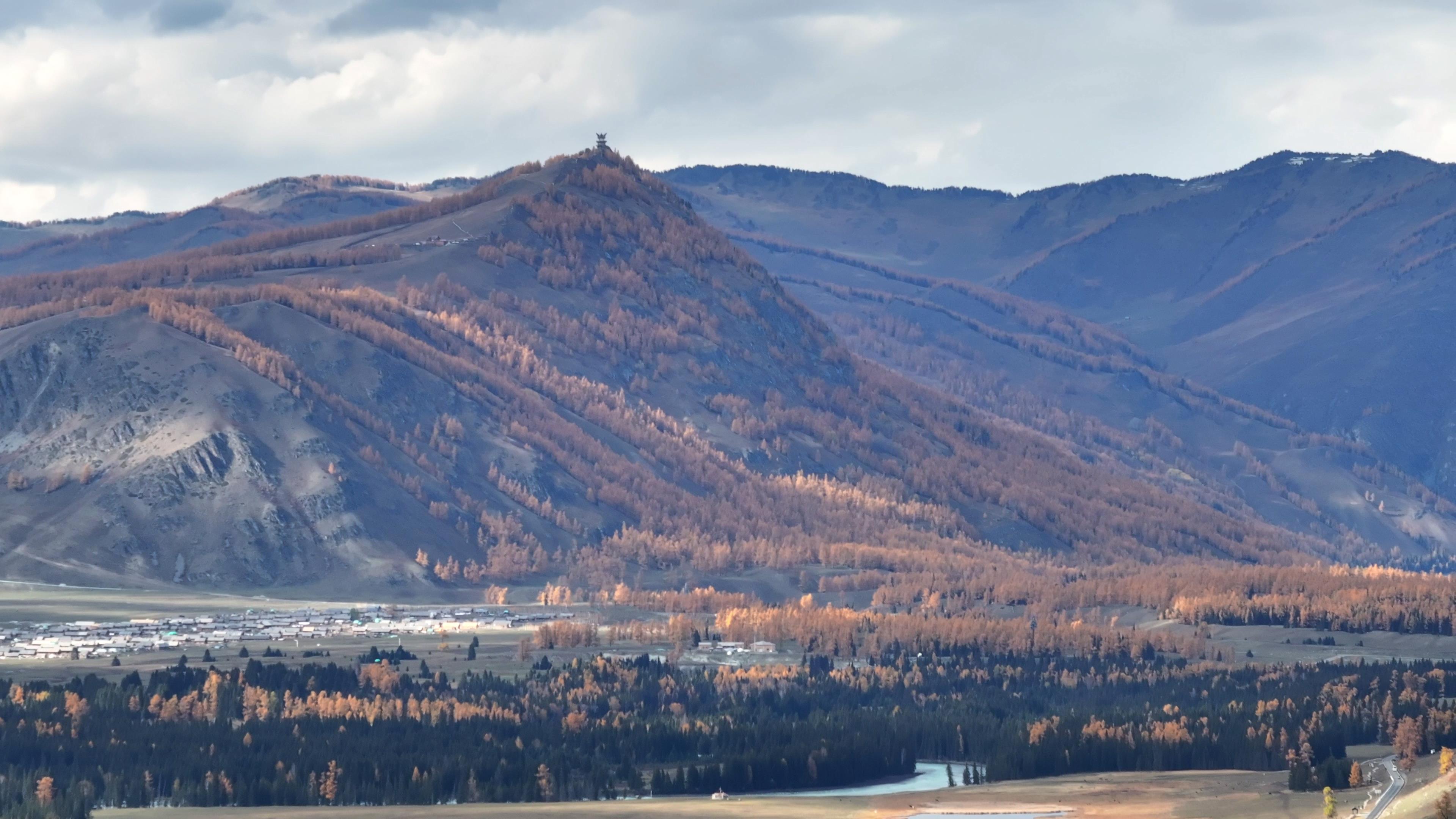 伊犁九月底旅游價格_伊犁九月底旅游價格多少