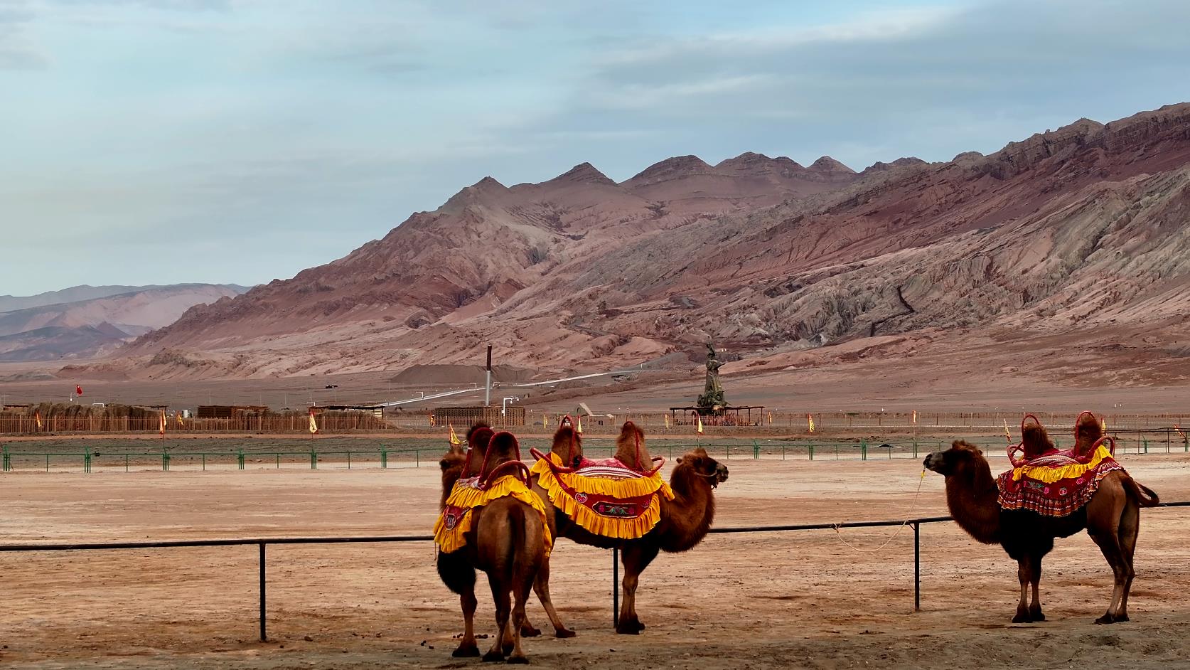 伊犁旅游團游多少錢_伊犁旅游團游多少錢一天