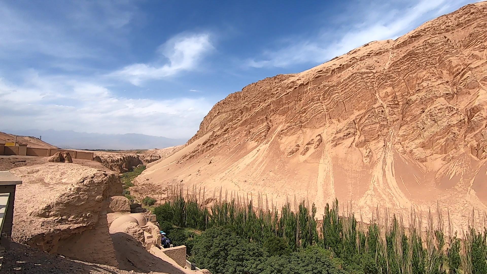 報團旅游去伊犁價格_伊犁去旅游報團好還是自由行好