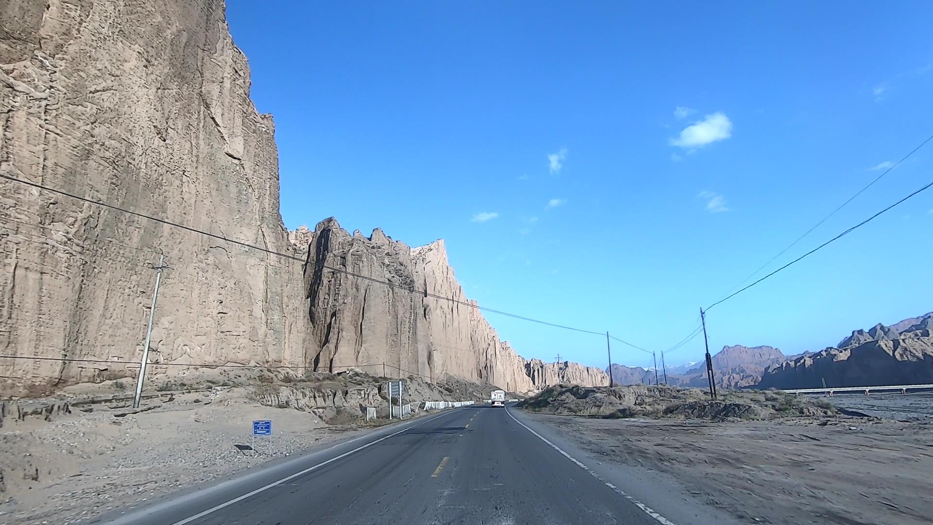 十月份北疆旅游線路_10月去疆南和疆北哪個風景更好