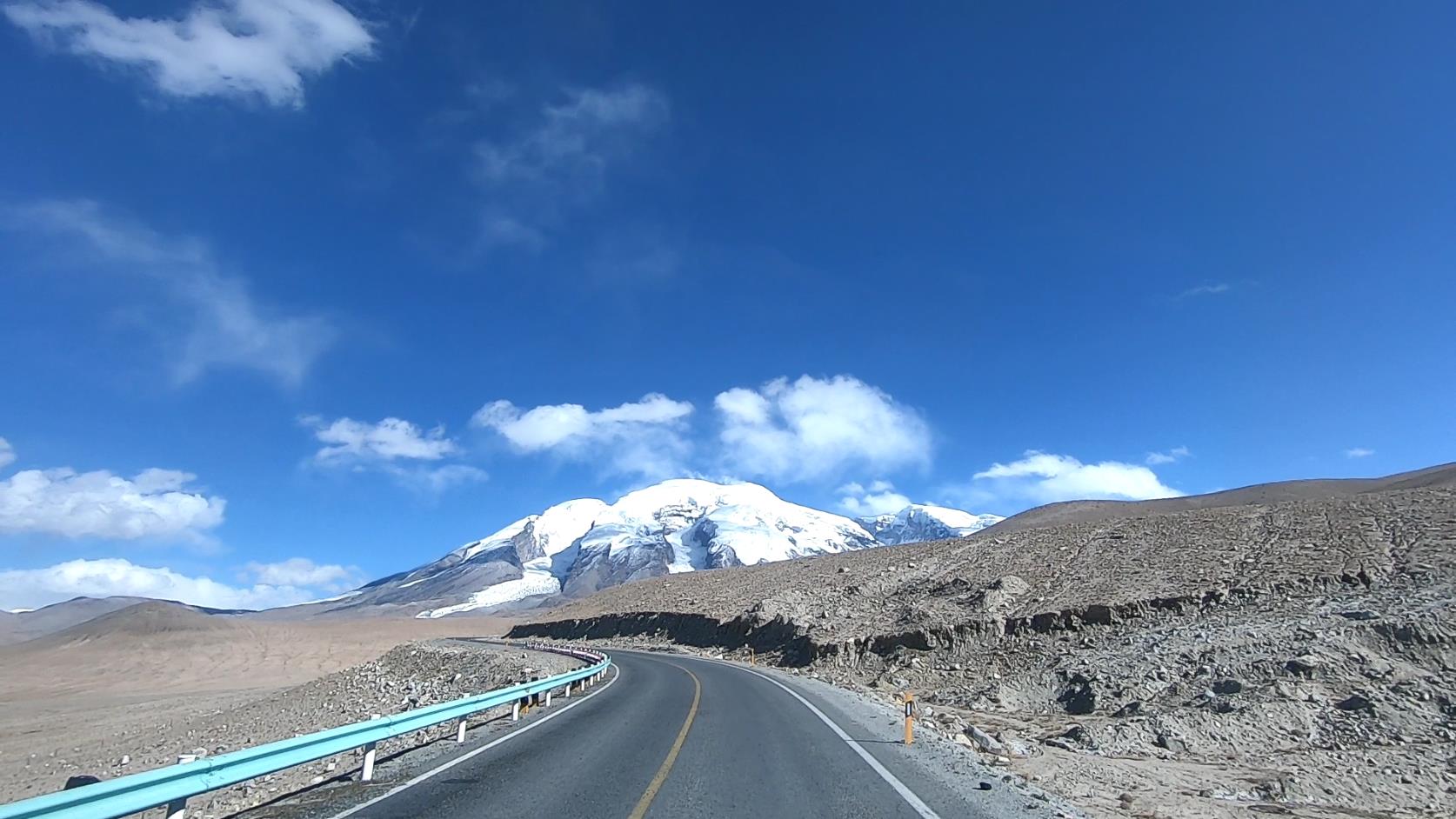 七月新疆組團旅游多少錢_七月新疆組團旅游多少錢一天