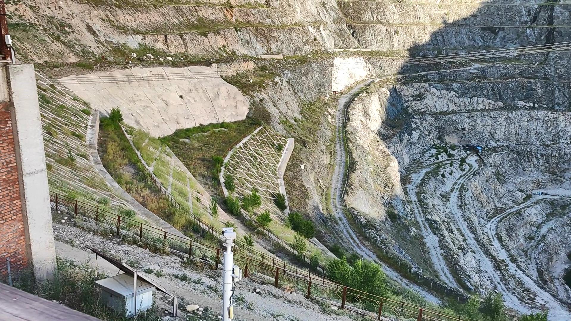 伊犁夏季旅游費用_伊犁旅游多少錢