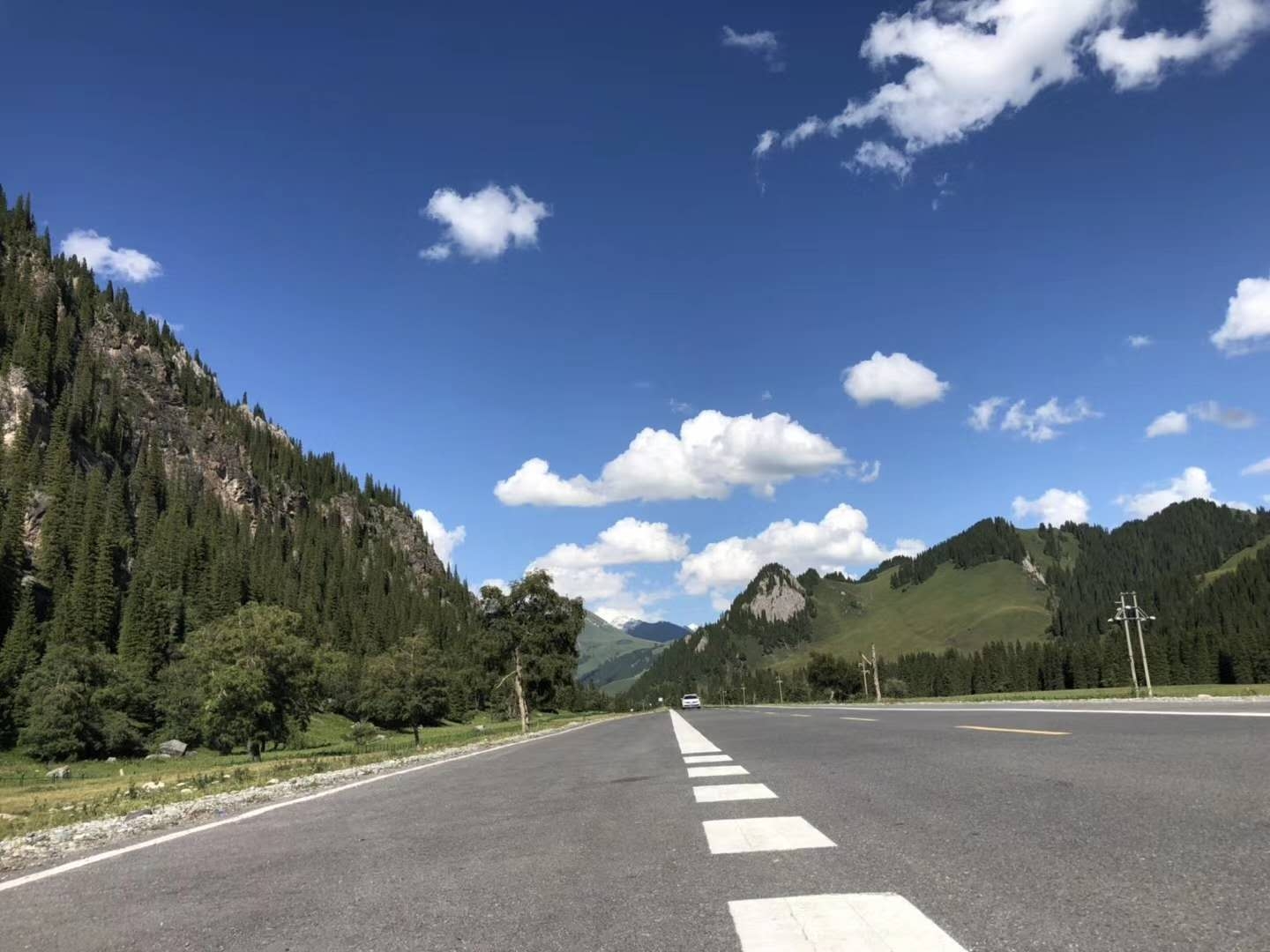 Reliable Travel Agency: Xinjiang Customized Car Service | Full-Day Urumqi Car Service with Driver | Real-Time Quote Call Customer Service - Part 1 Image 1