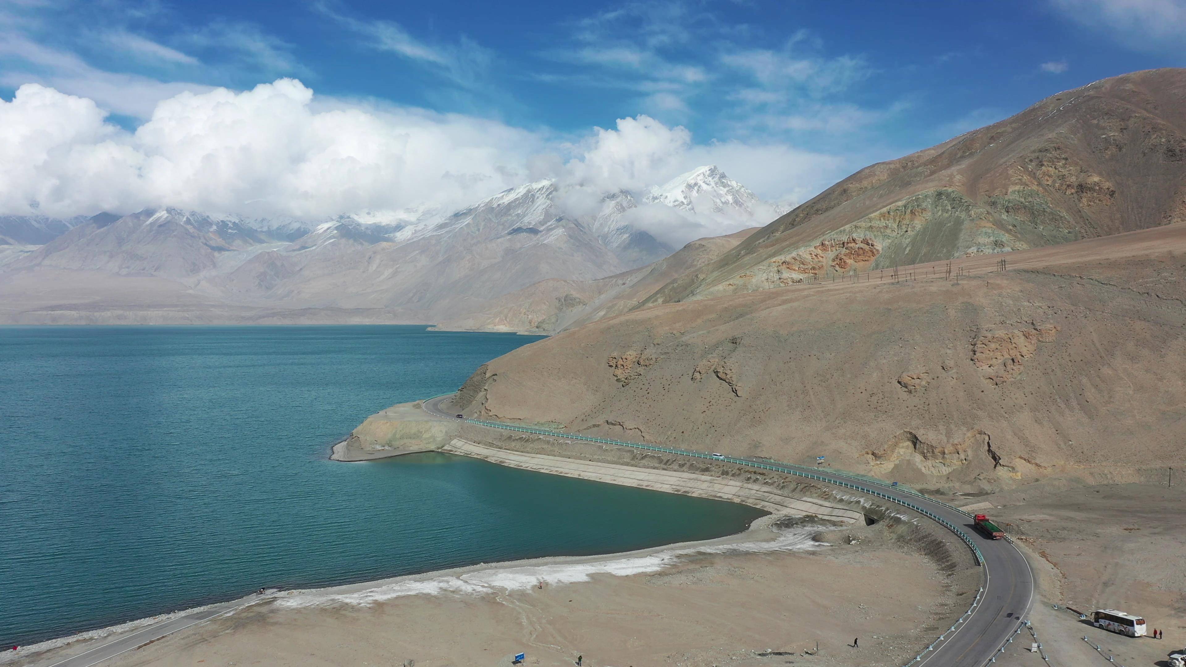 How much does it cost per day for a custom car rental in Kashgar Pamir Plateau - Part 3 Image 5