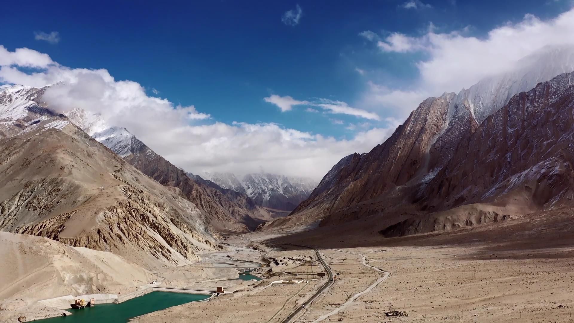 How much does it cost per day for a custom car rental in Kashgar Pamir Plateau - Part 3 Image 4