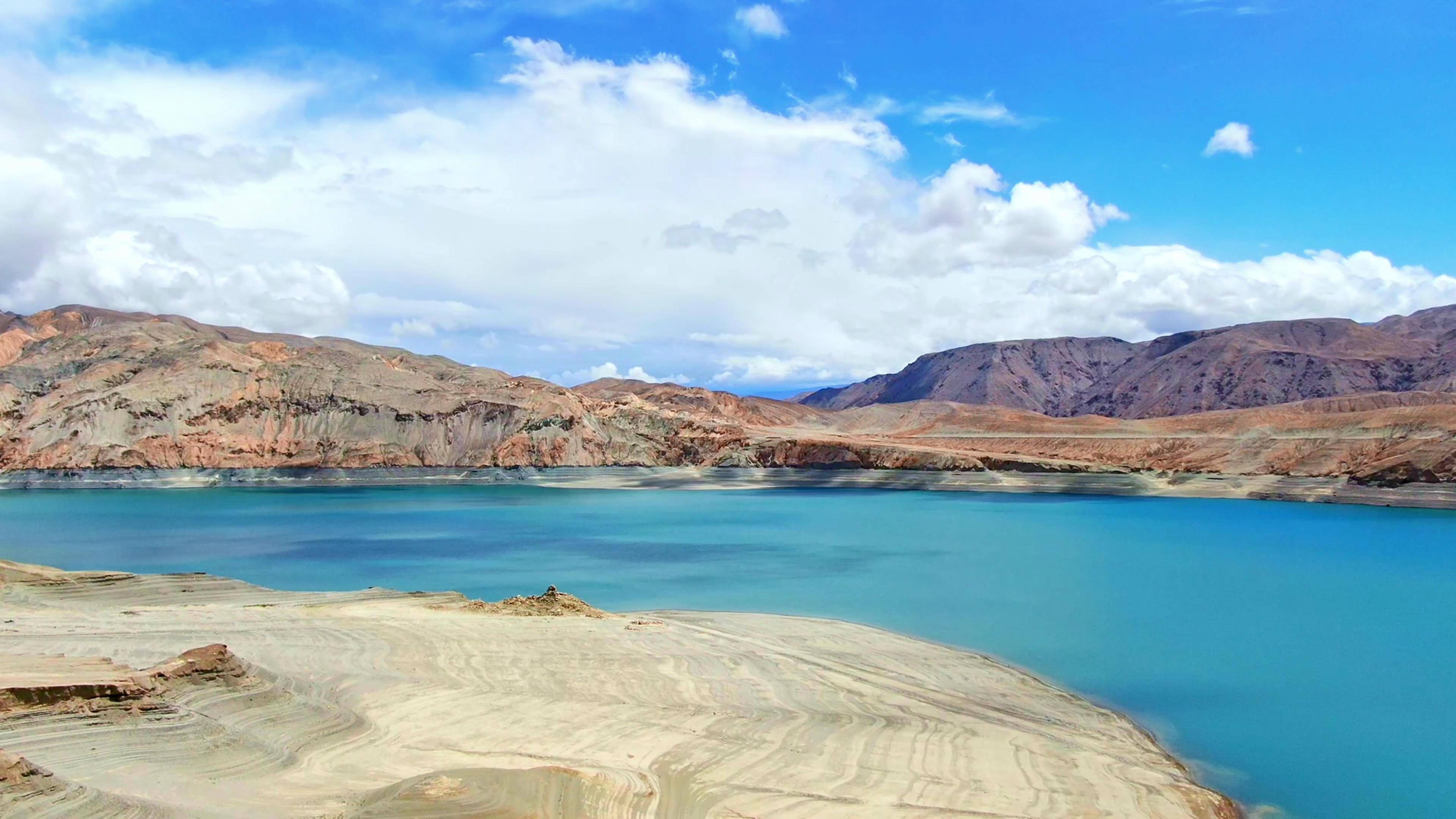 How much does it cost per day for a custom car rental in Kashgar Pamir Plateau - Part 3 Image 2