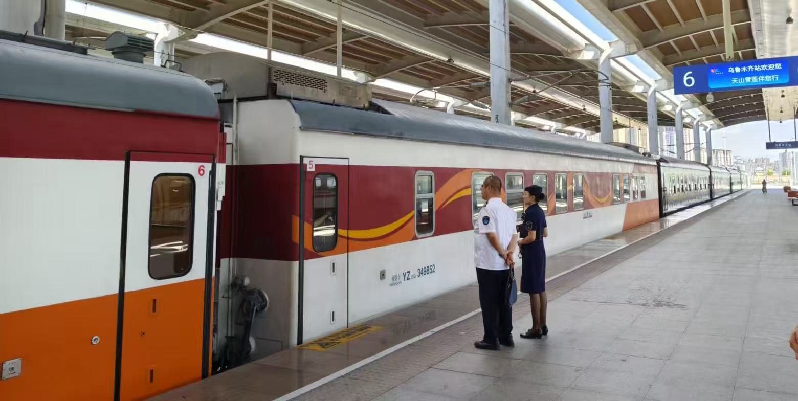 2026春季新疆旅遊專列14日遊 南北疆全景深度體驗 新國列火車報團 配圖5