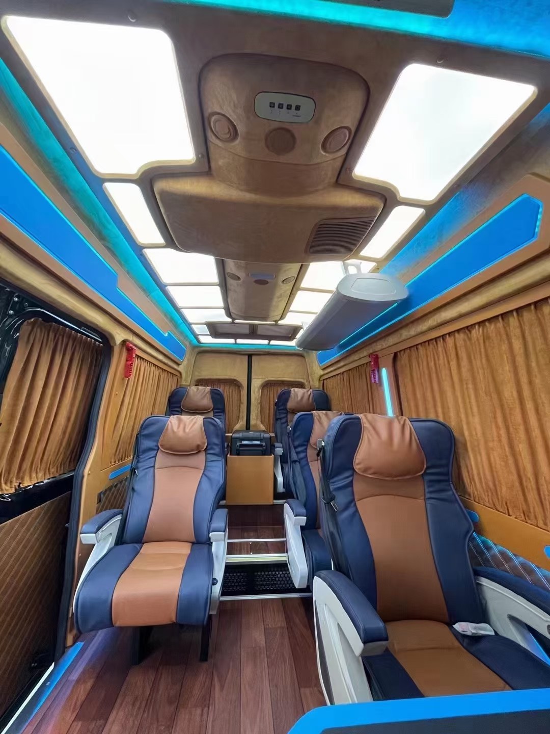 伊犁定製用車帶司機一天多少錢那拉提+賽裏木湖?SUV全解析+價格表_推薦線路多少錢費用價格 配圖1