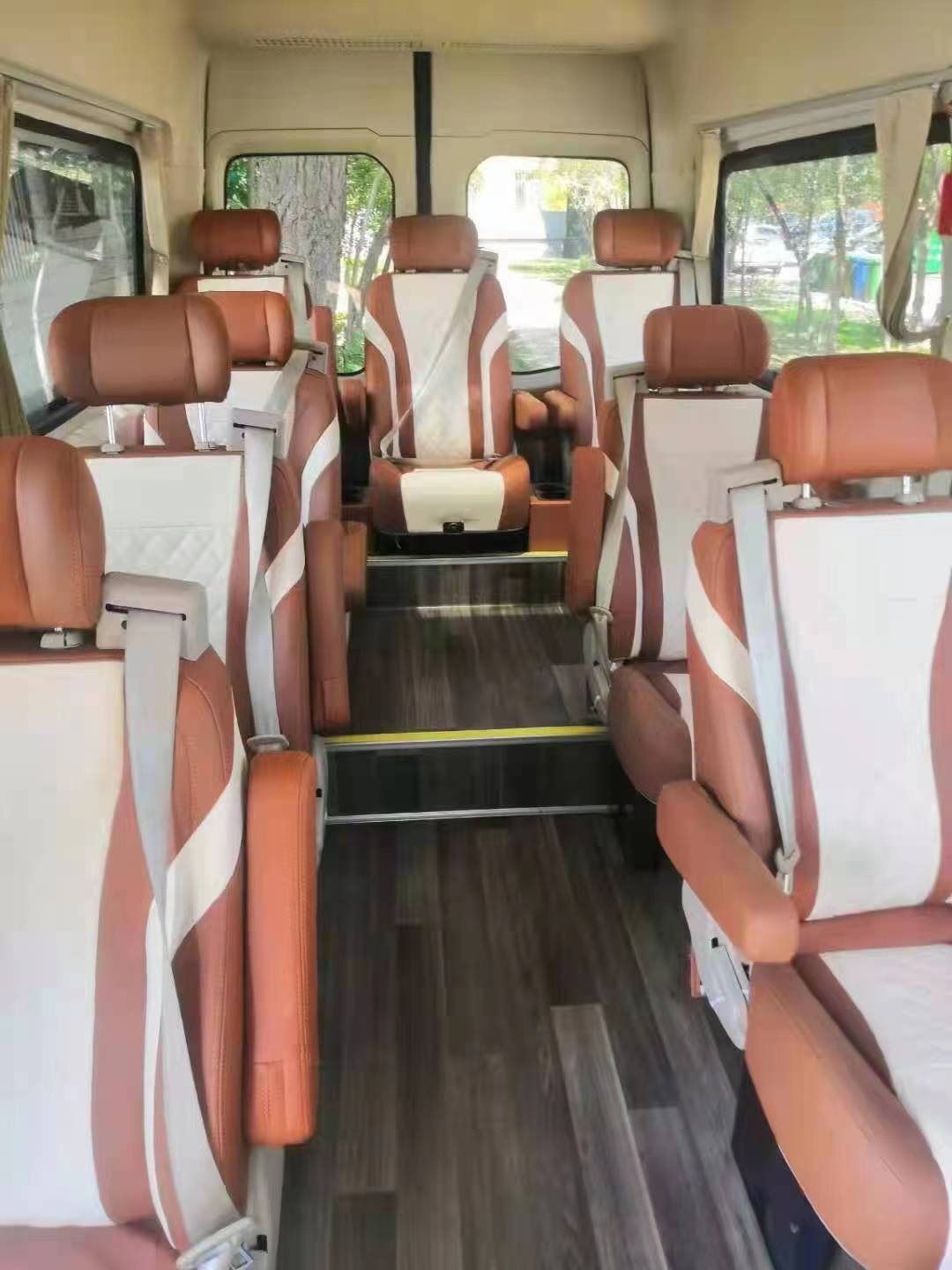伊犁定製用車怎麼找靠譜的伊犁薰衣草季?7座商務車全解析+價格表_推薦線路多少錢費用價格 配圖4