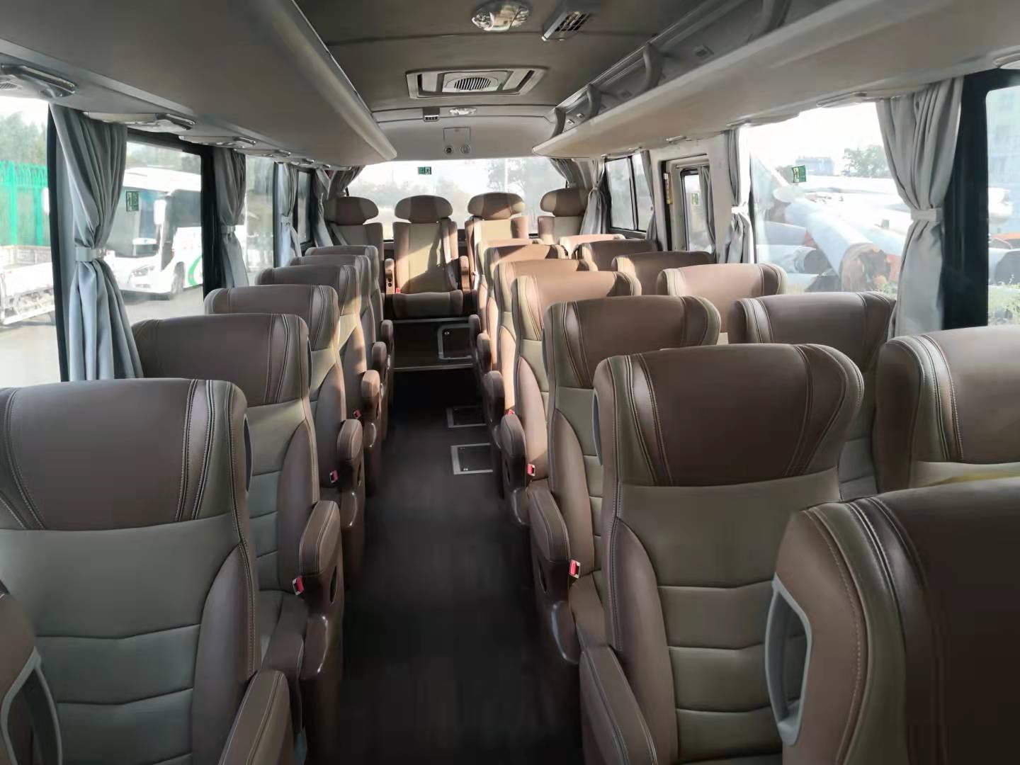 伊犁定製用車怎麼找靠譜的?2026年新近價格明細+省錢攻略_推薦線路多少錢費用價格 配圖1