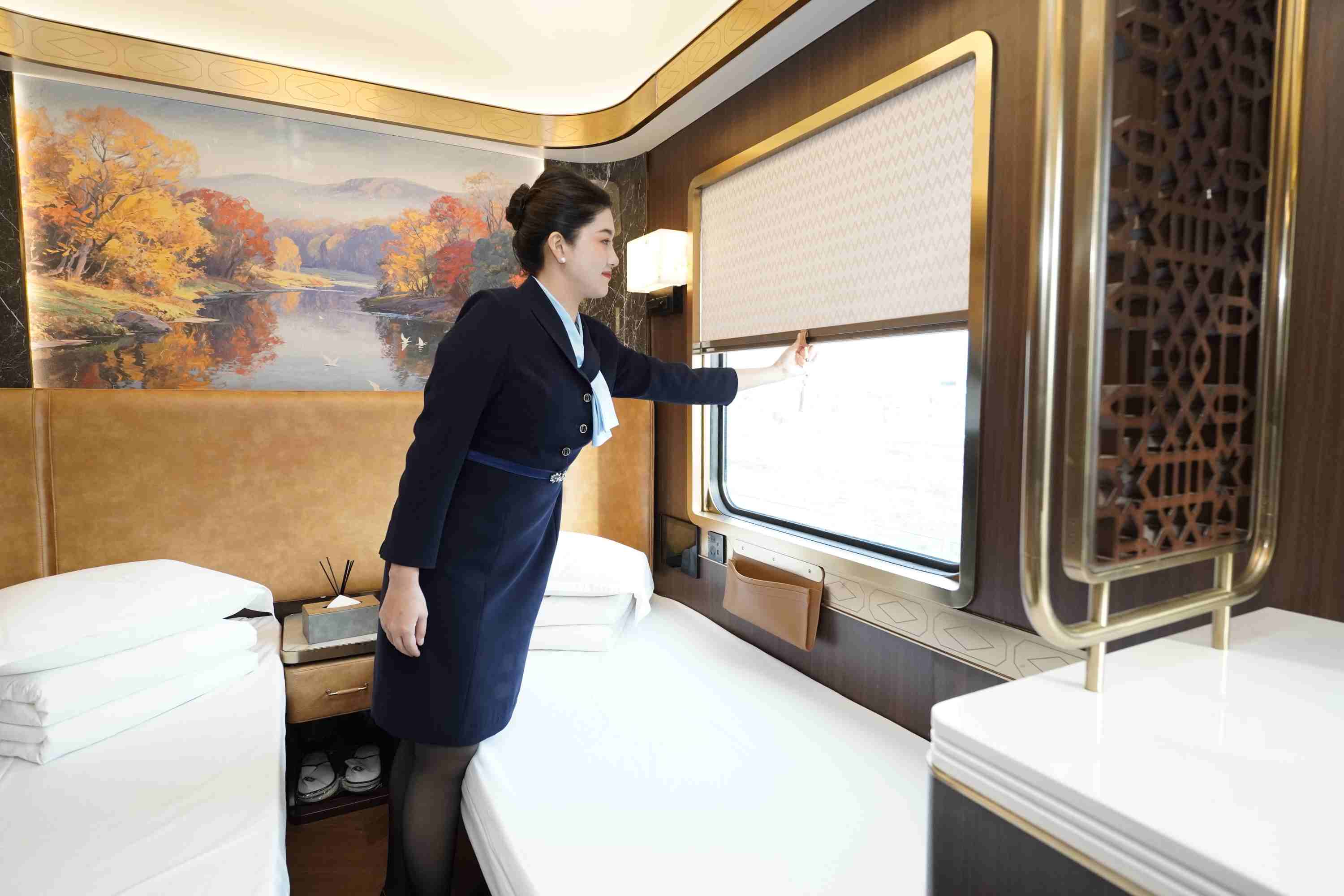 雪蓮號專列全車衛生間嗎？2026新疆豪華旅遊專列包廂配備乾濕分離衛浴 配圖1