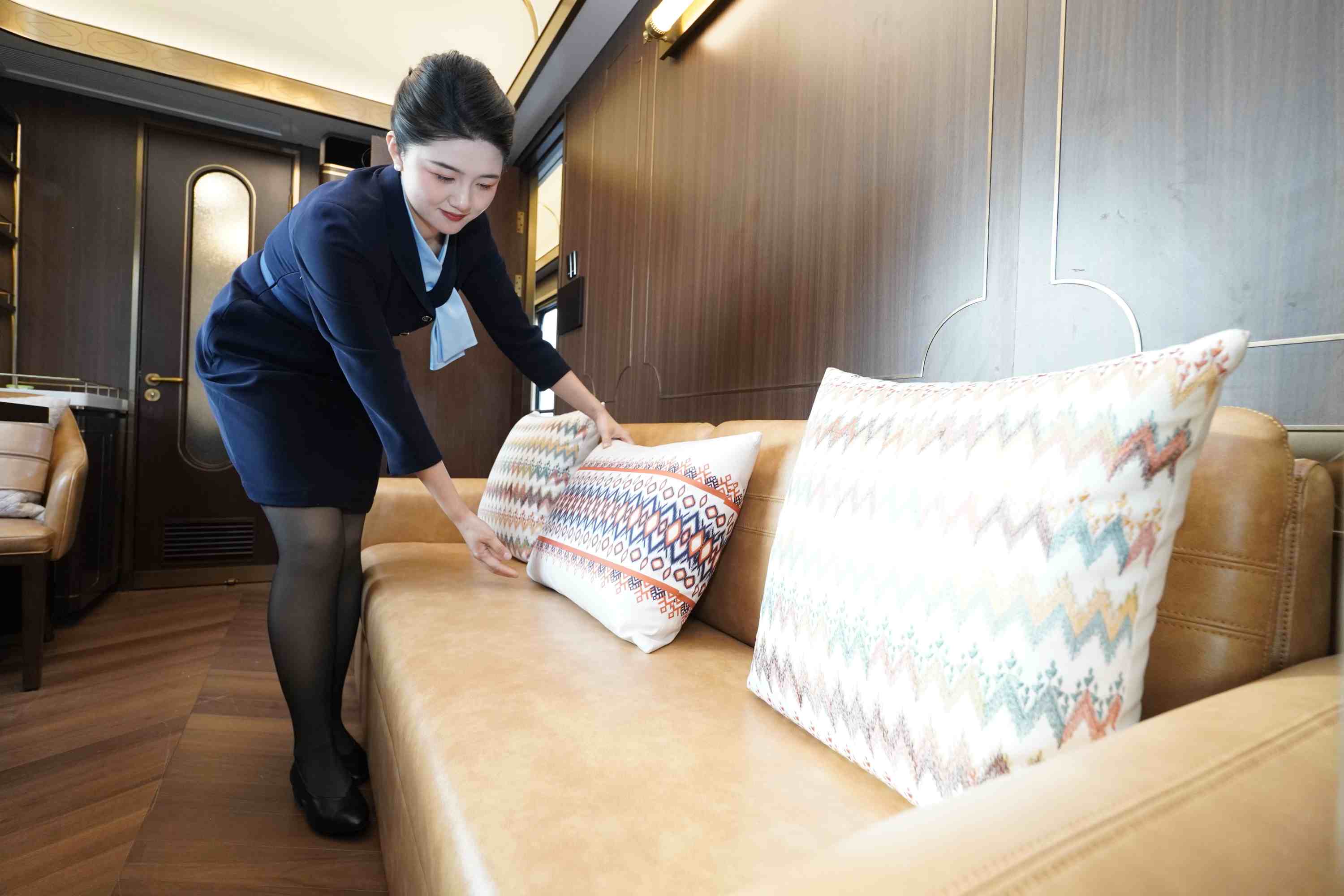 新東方快車雪蓮號遊客真實評價：南北疆豪華旅遊專列慢旅行體驗 配圖5