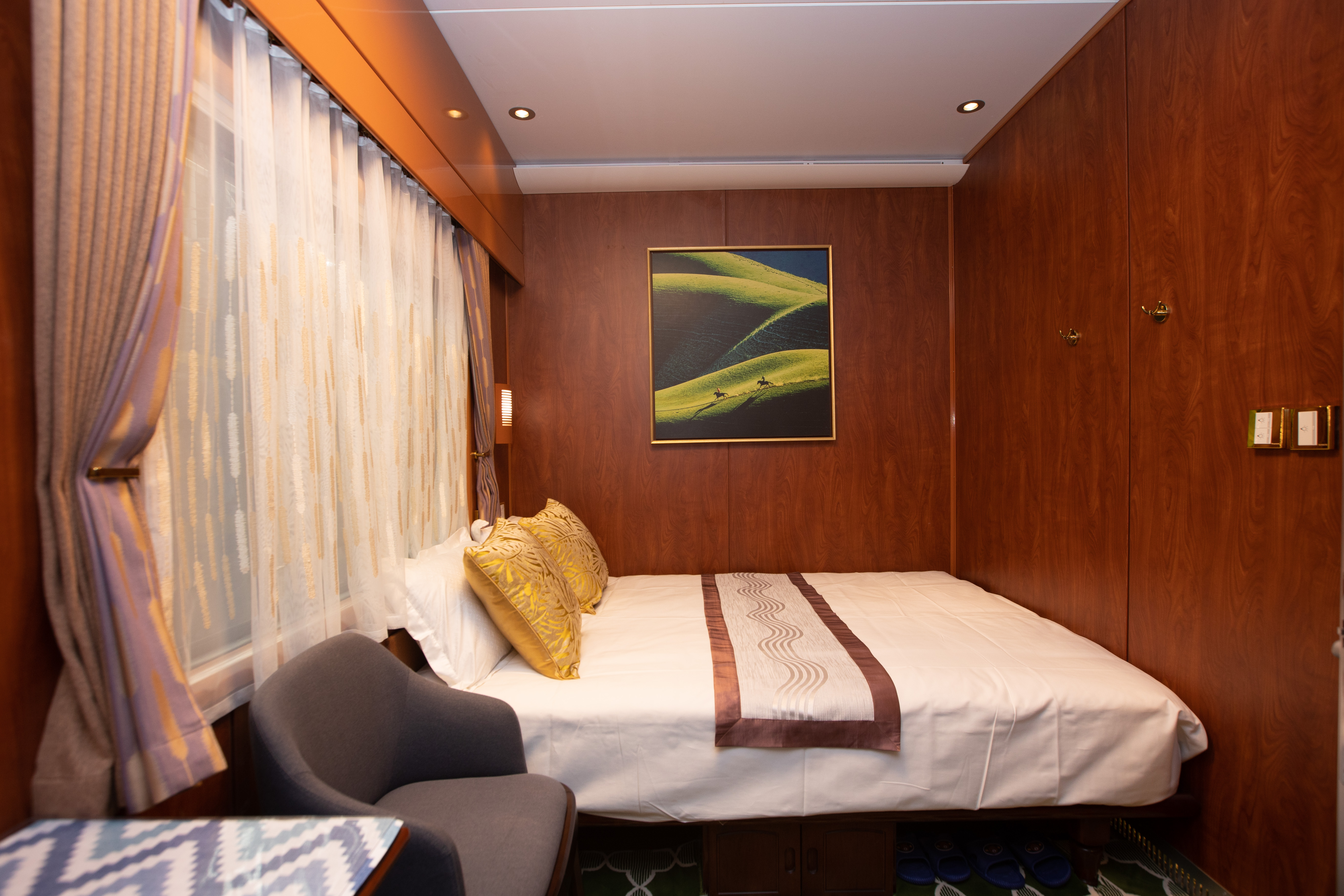 New Oriental Express 15-Day Xinjiang Tour Prices, Official Website Booking Price List